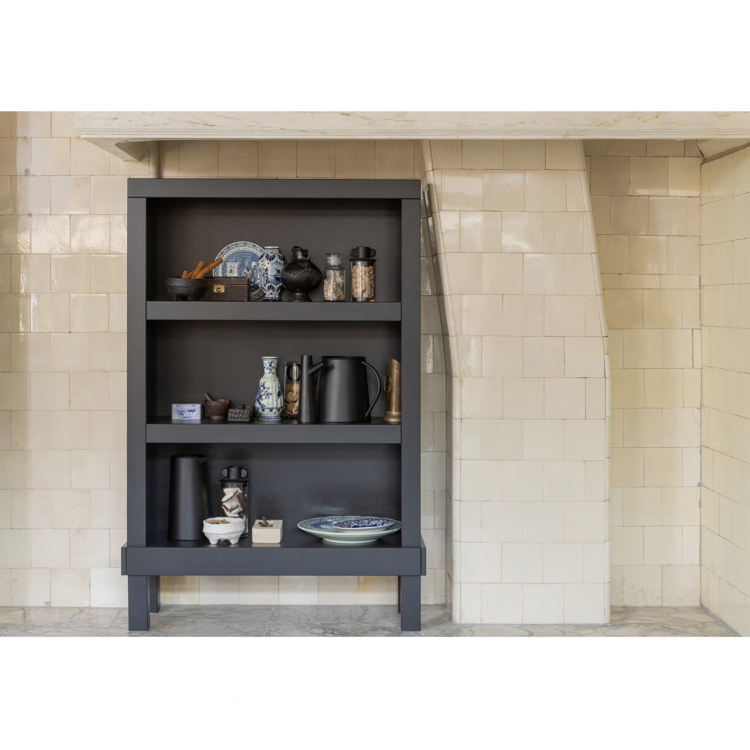 Bonk Schrank Holz Schwarz