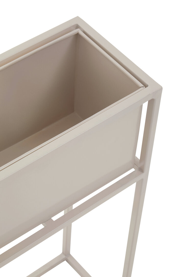 Asher flower box iron nature