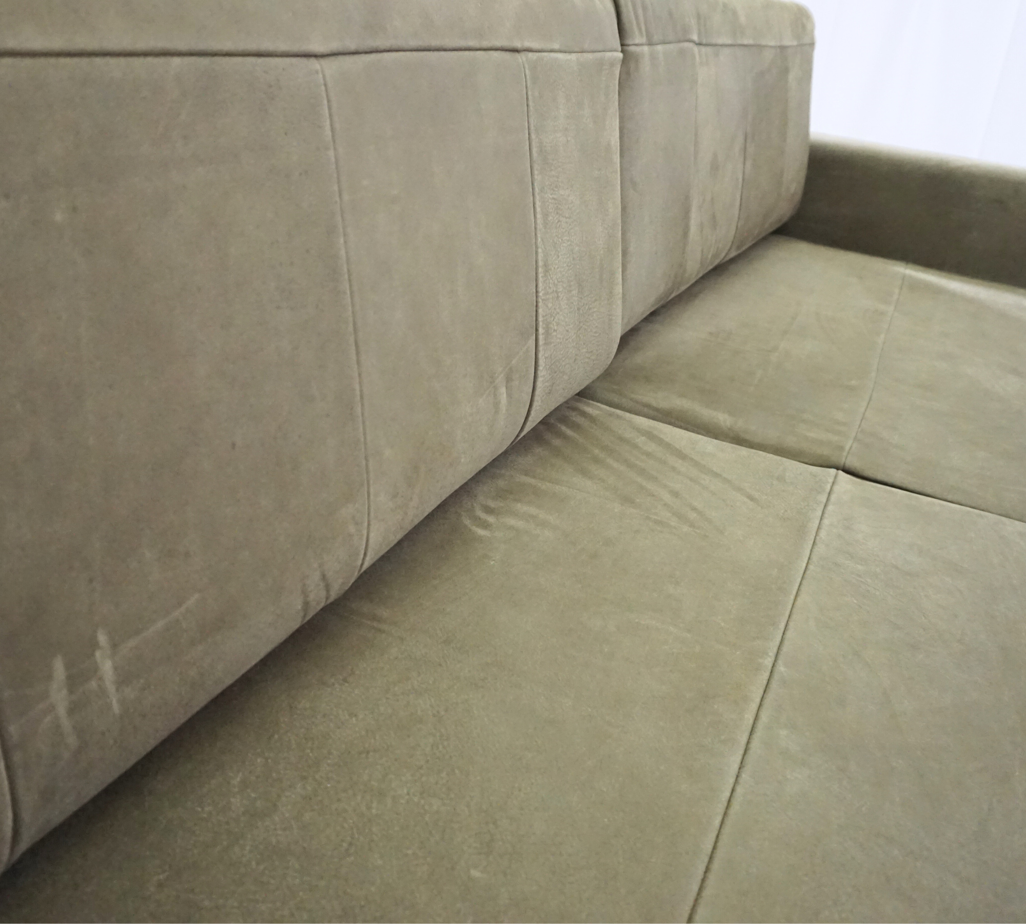 Tyme Schlafsofa Samt Olivgrün