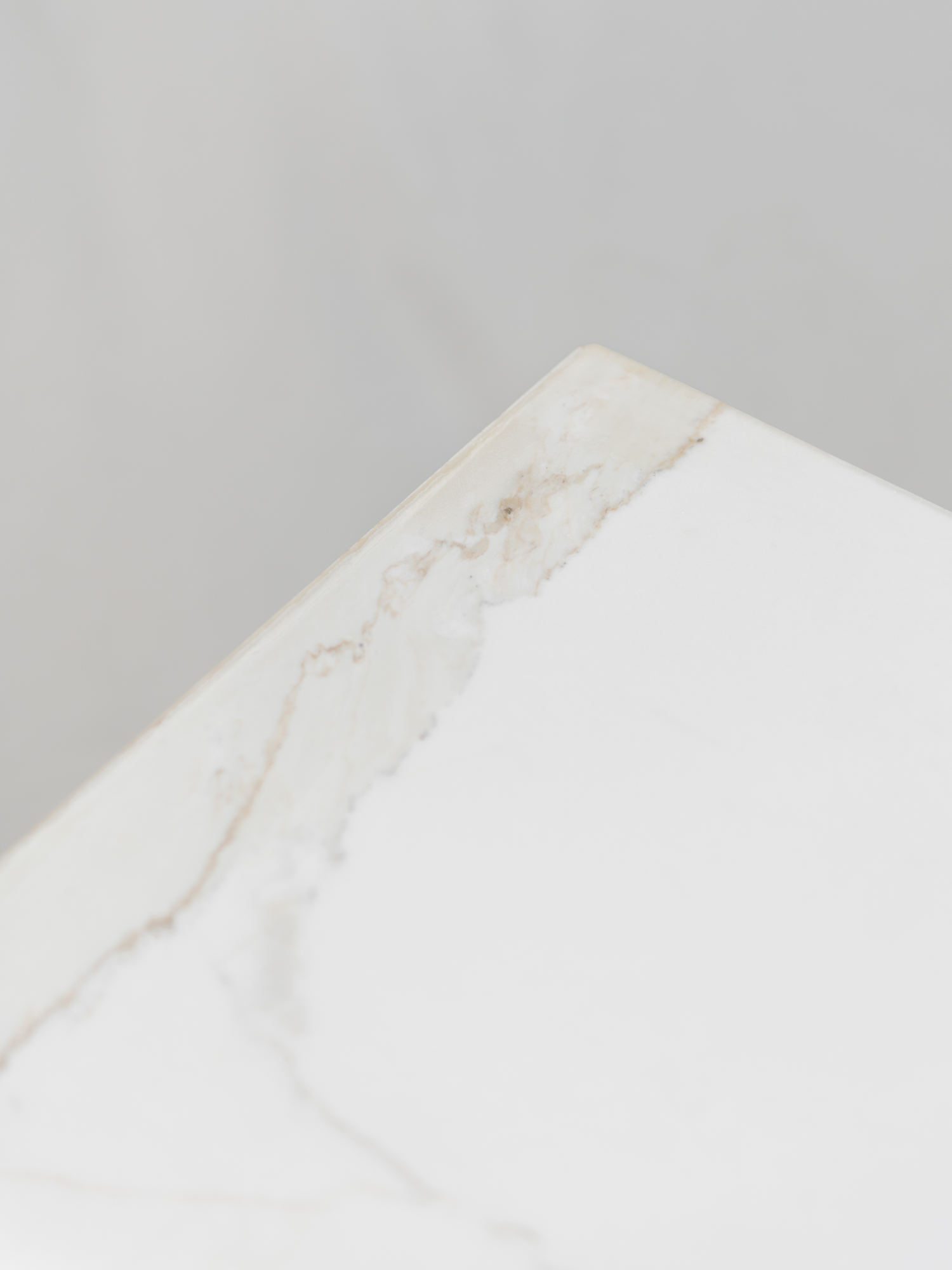 Base Calacatta marble white