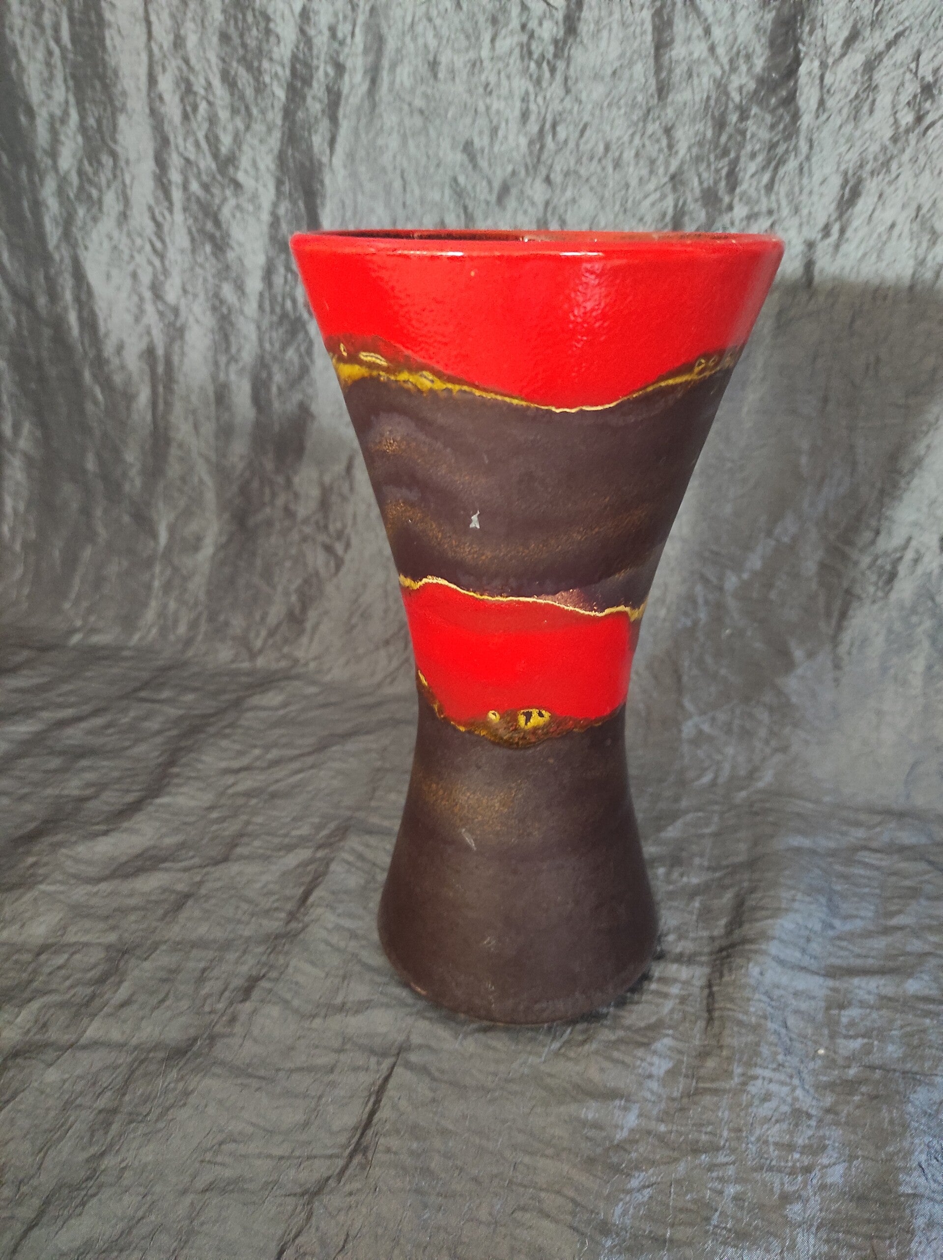 Model 103/22 Vase Keramik Schwarz Rot