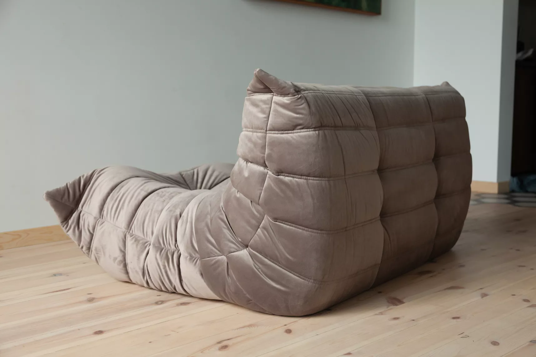 Togo Sofa 2-Sitzer Samt Warmgrau