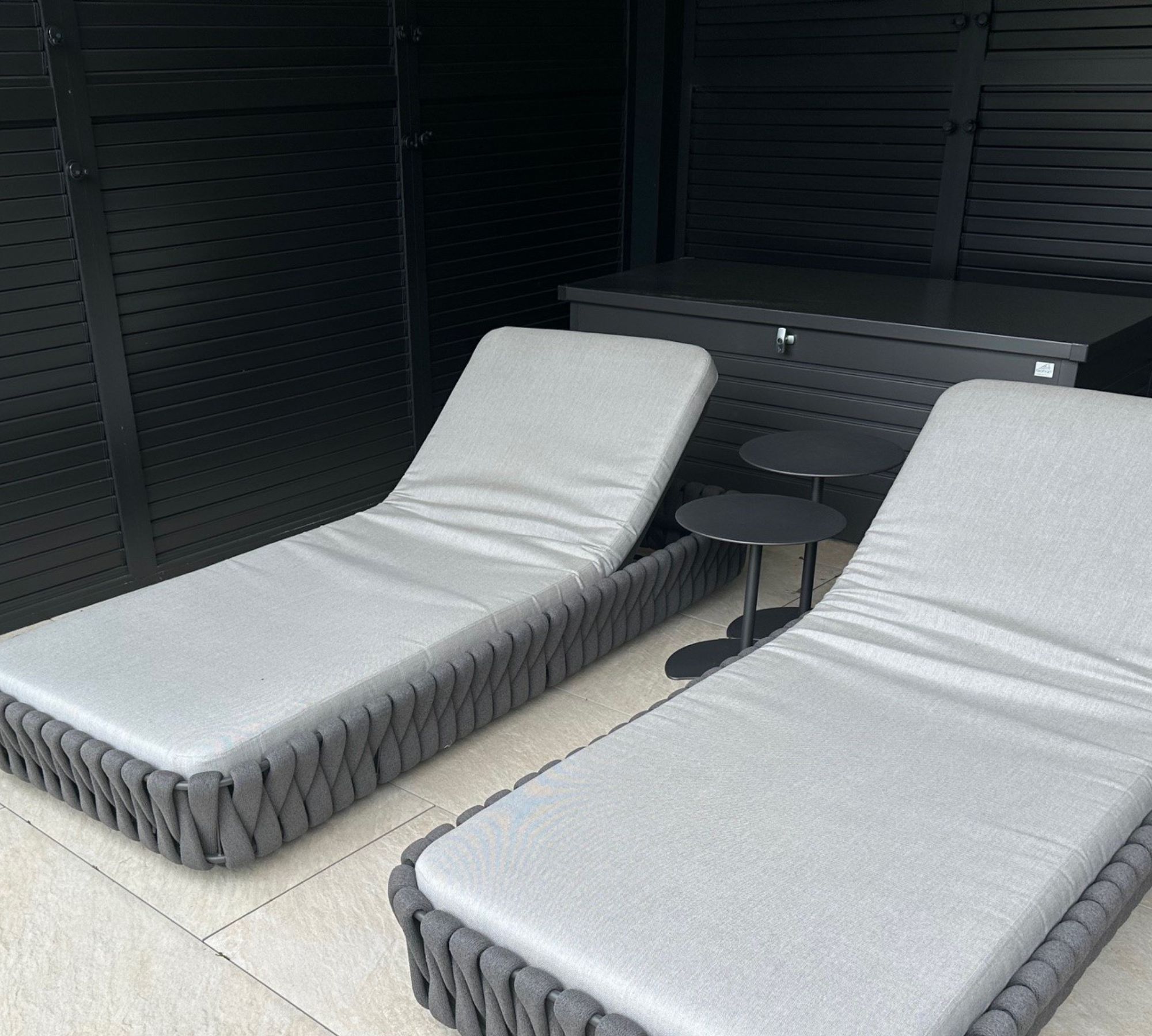 Drops Outdoor Beistelltisch Aluminium Grau 