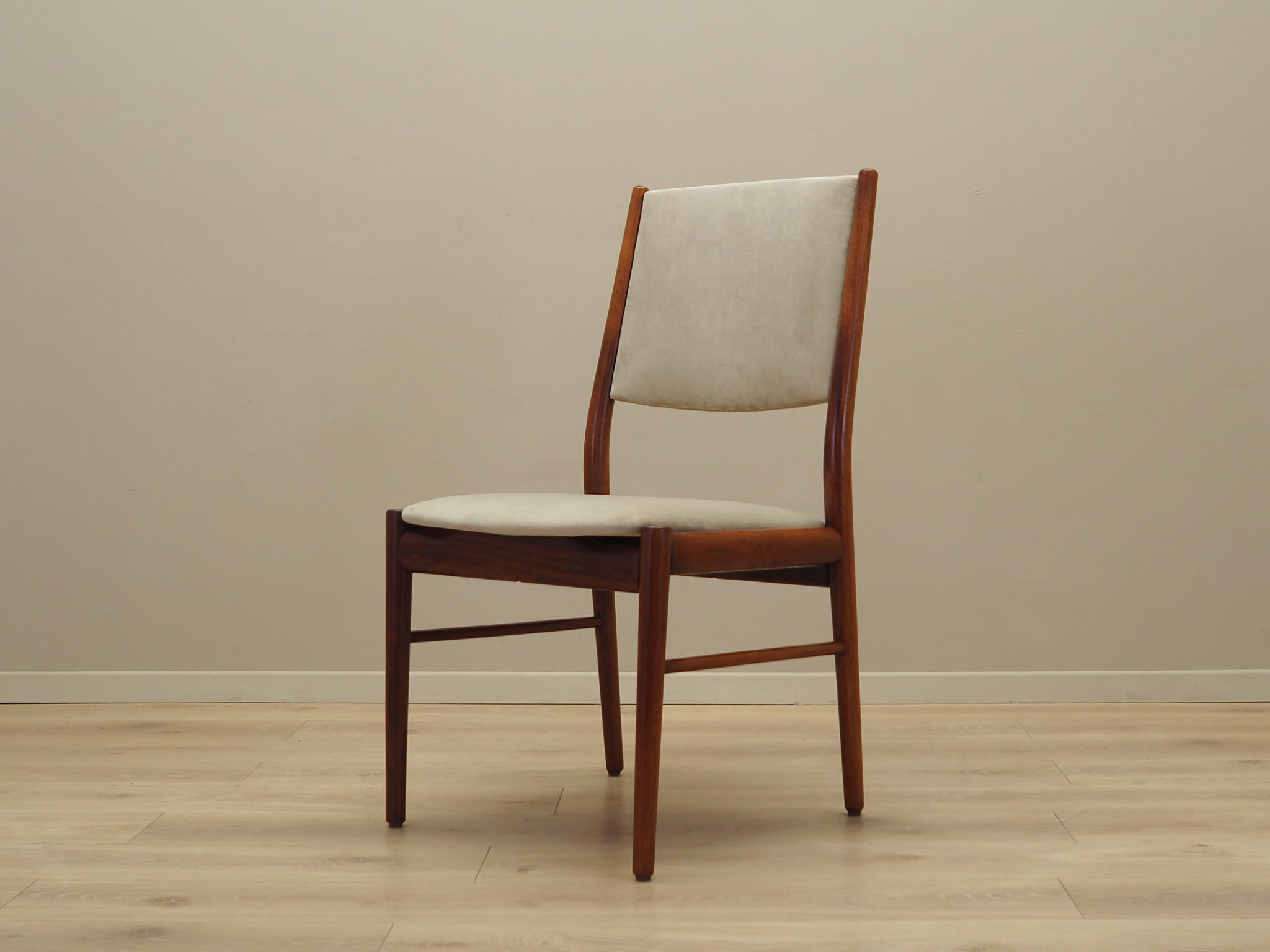 Sechser-Set Mahogany Stühle 1970 Jahre