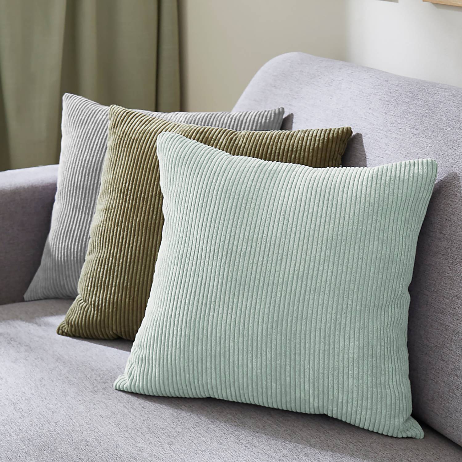 Emy Pillow Polyester Green