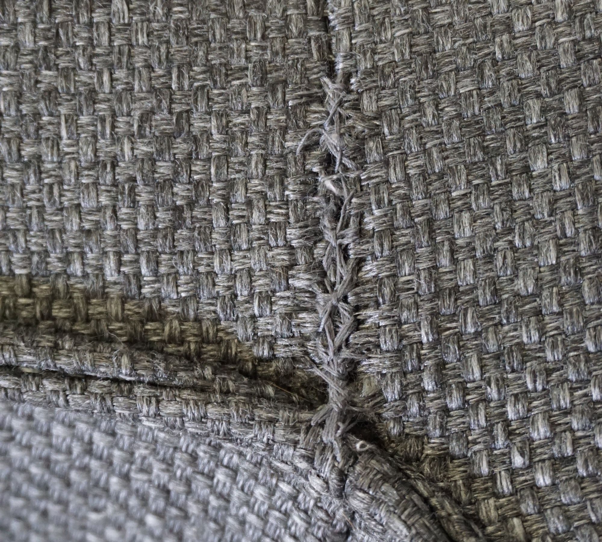 The only German parts of the text are the brand and product name, "Grow Outdoor Chaiselongue Coal 62073".

Here's the translation:

Grow Outdoor Chaise Lounge Coal 62073