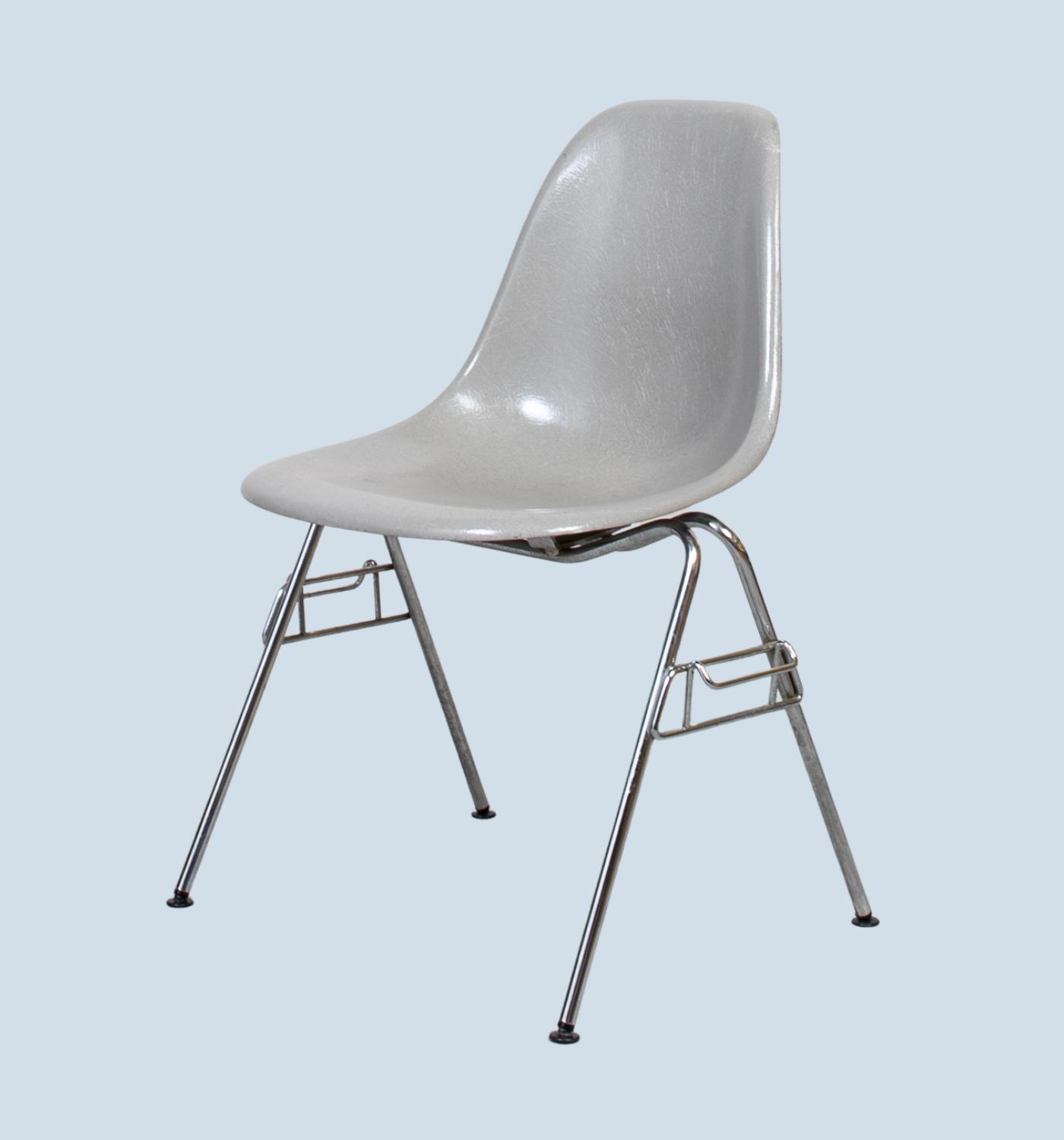 Eames Fiberglass Side Chair by Herman Miller Light Grey