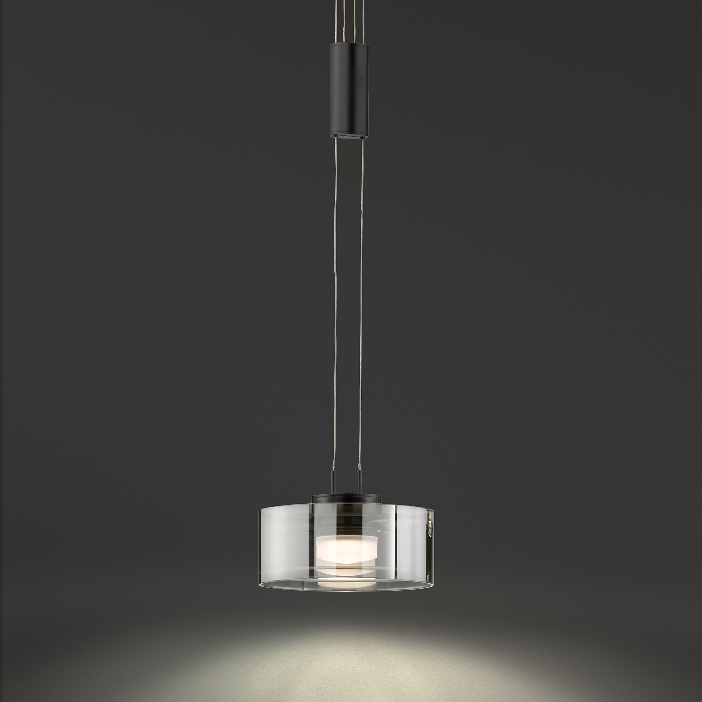 LED-Pendelleuchte Lavin Eisen Rauchglas Schwarz
