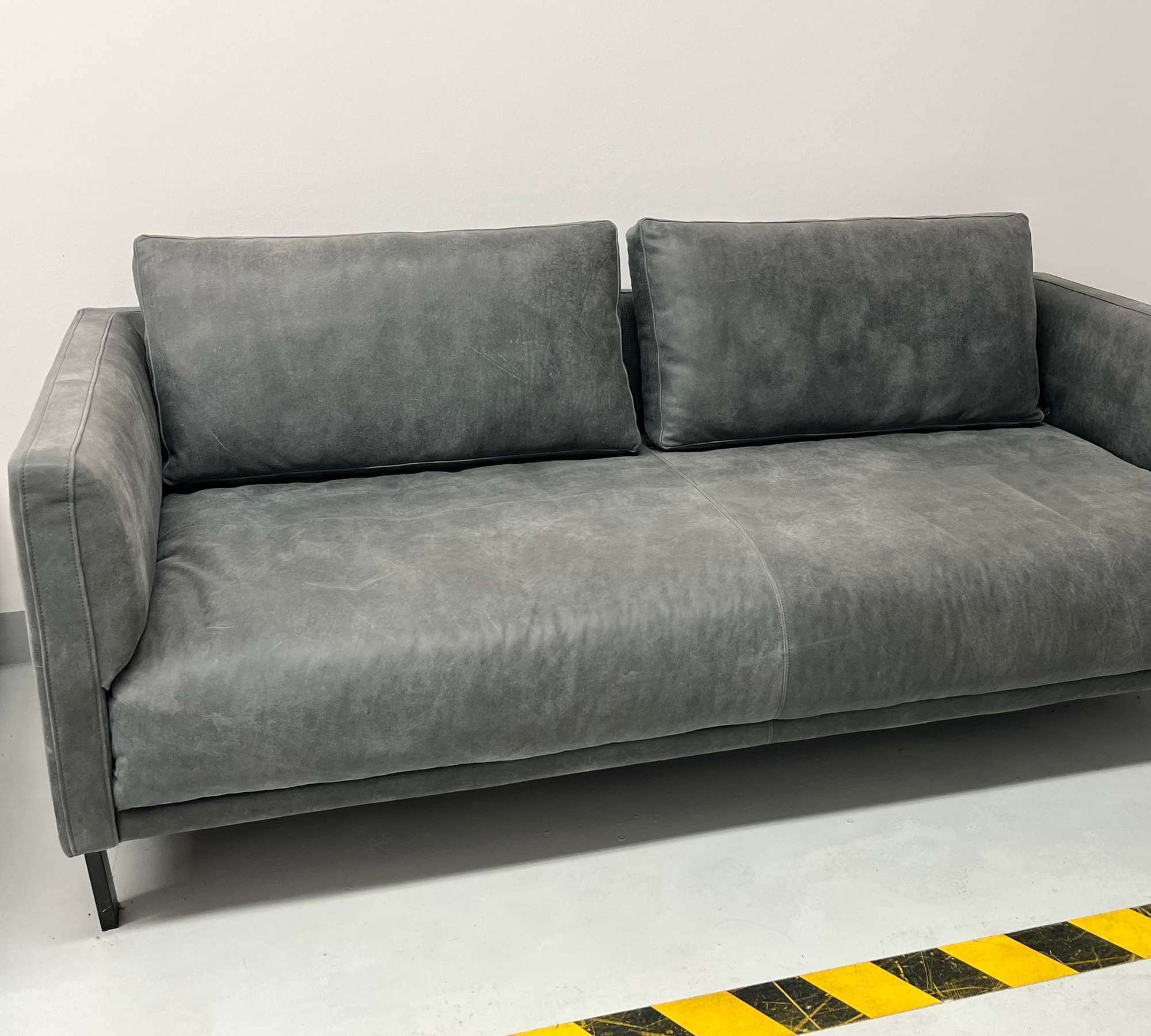 Slender Sofa 2-Sitzer Leder Grau | | Machalke COCOLI
