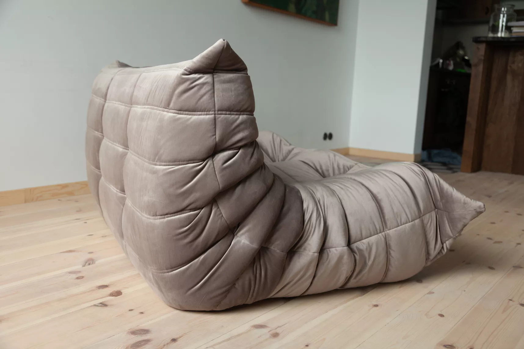 Togo Sofa 2-Sitzer Samt Warmgrau