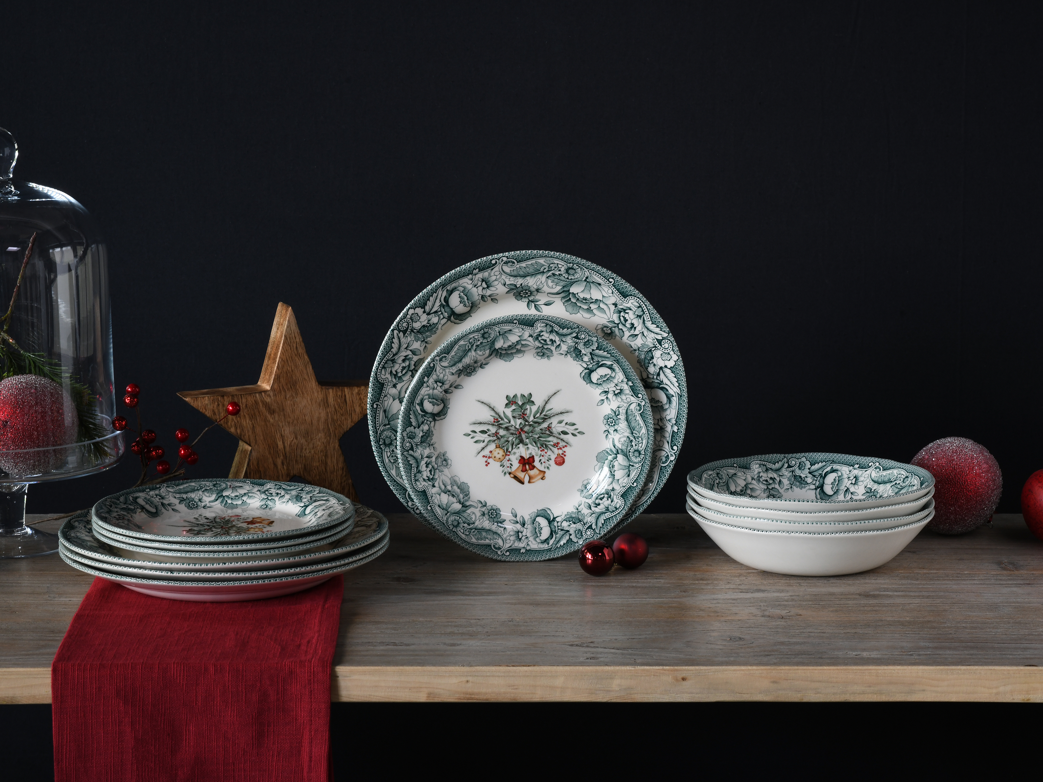 12x Weihnachten Tellerset Keramik Grün