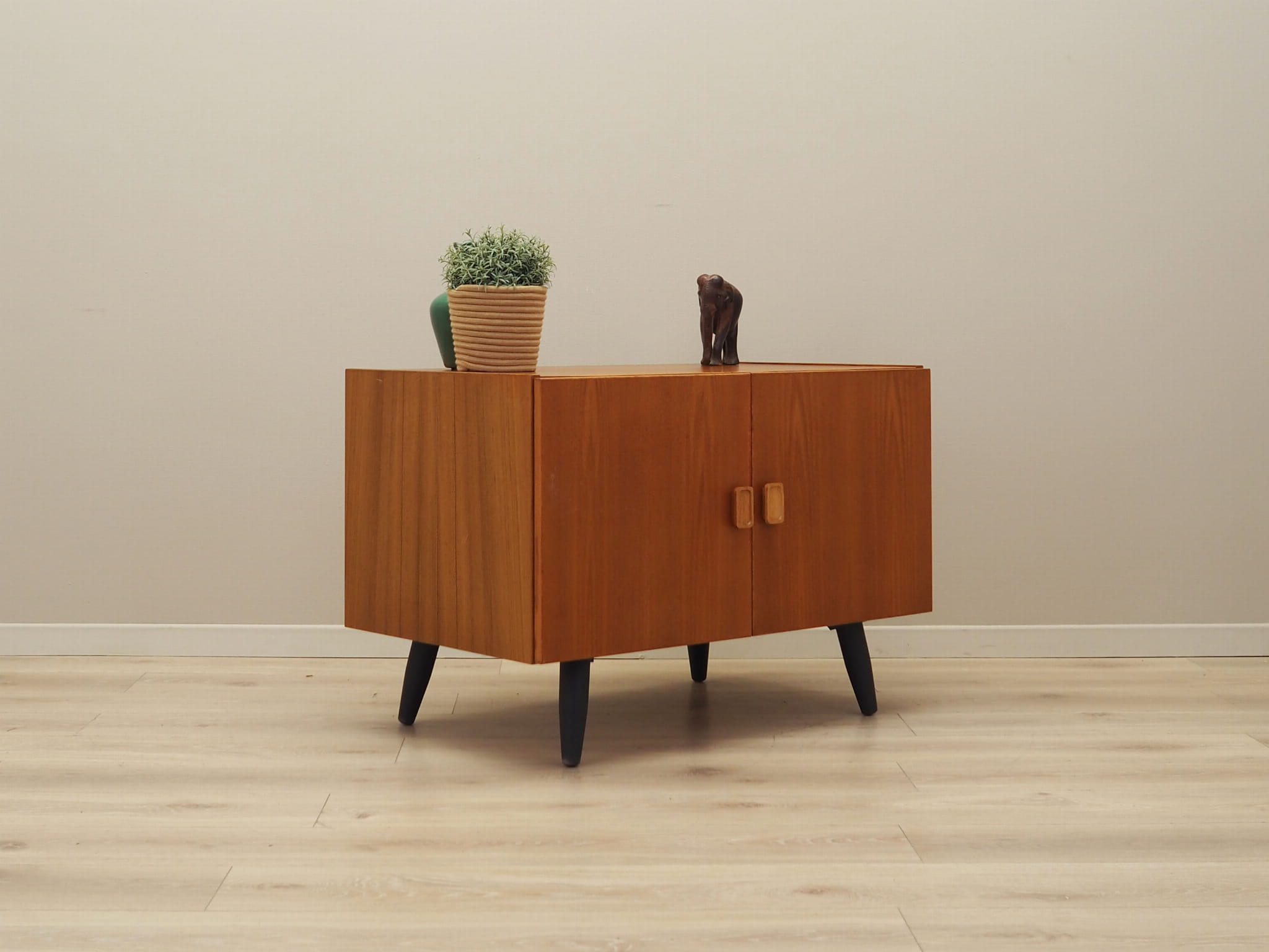 Vintage Schrank Teakholz Braun 1960er Jahre