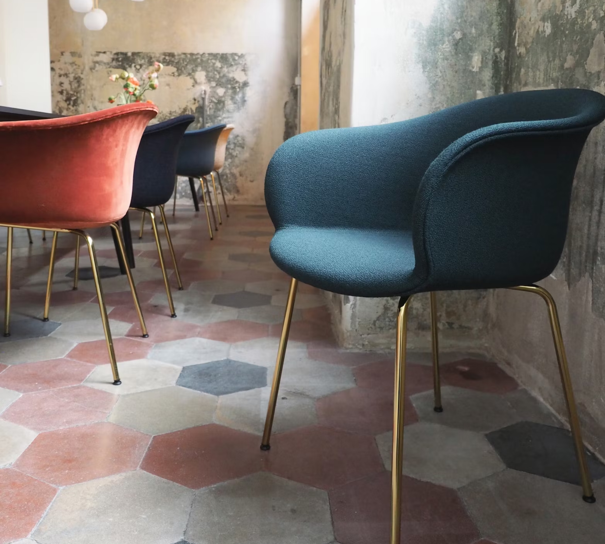 Elefy JH29 Armlehnstuhl Messing Blau