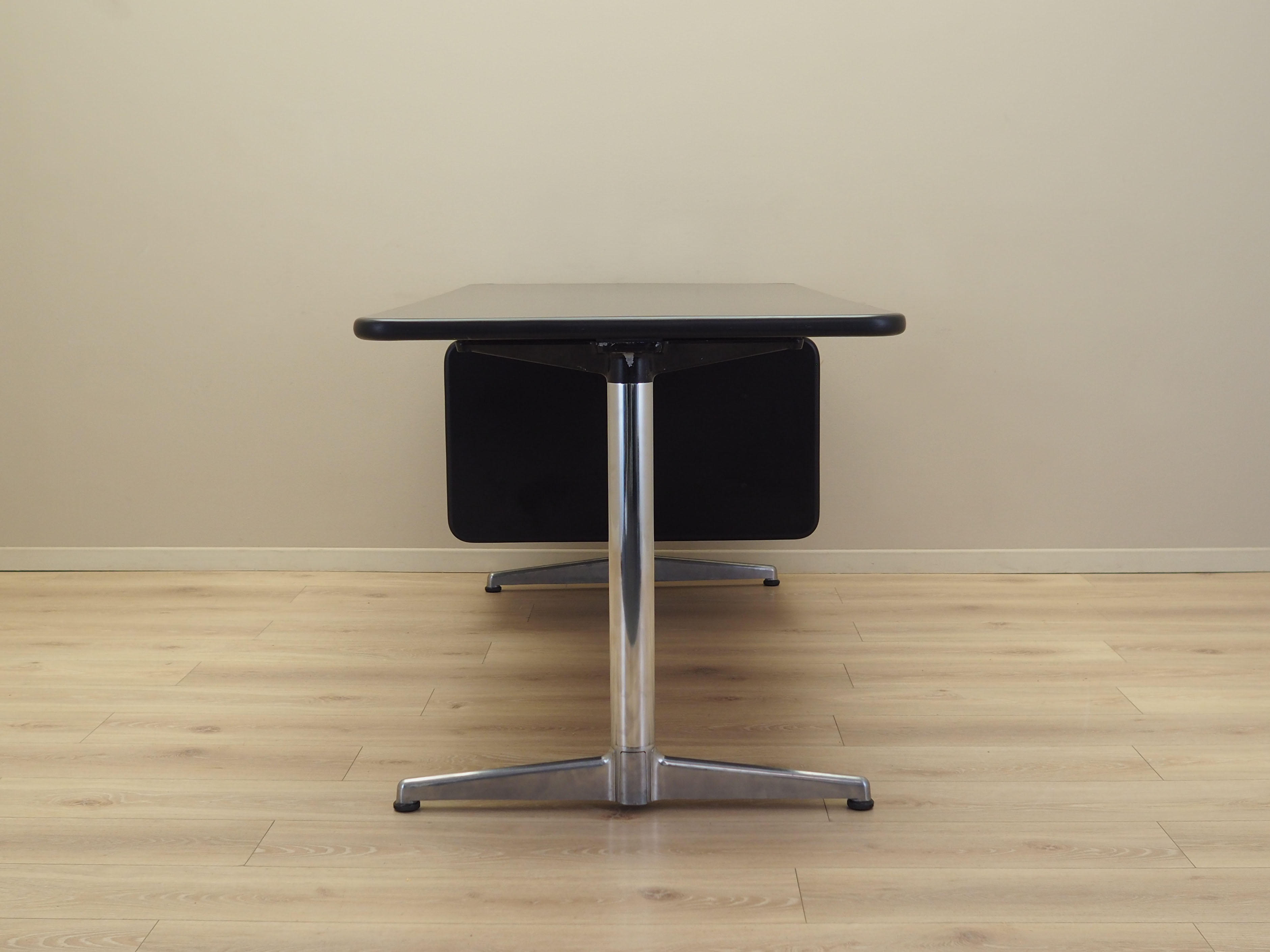 Schreibtisch Metall Laminat 1970er Jahre