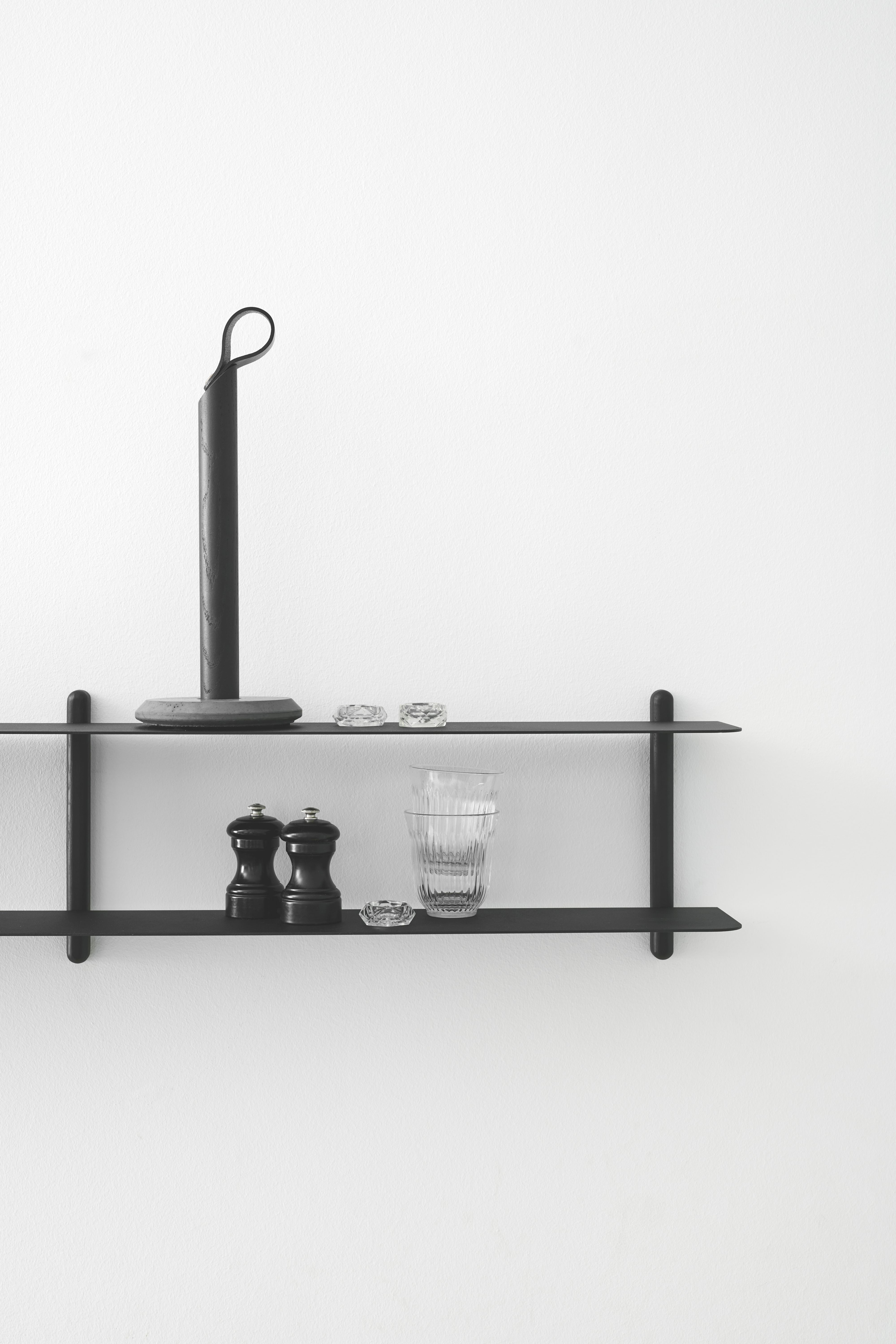 Nivo Regal Schwarz