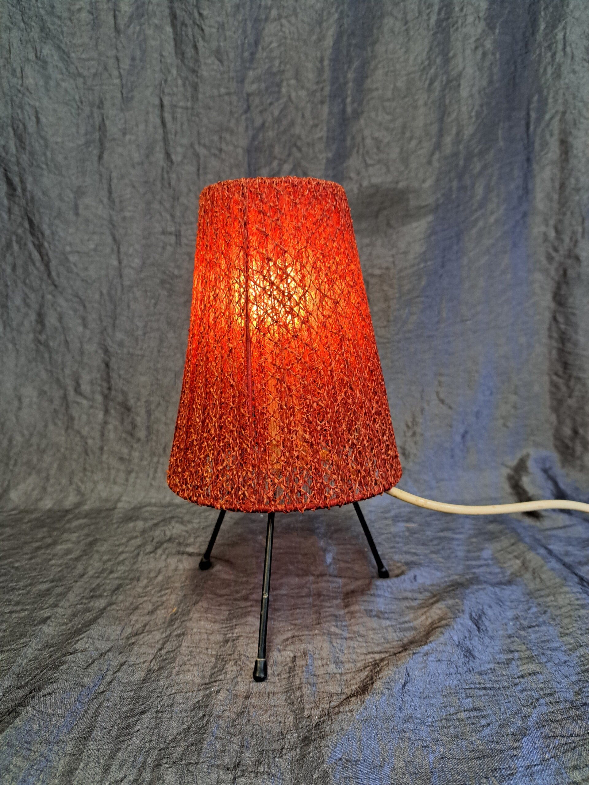 Vintage Tischlampe Dreibeinig Rot 50er Jahre
