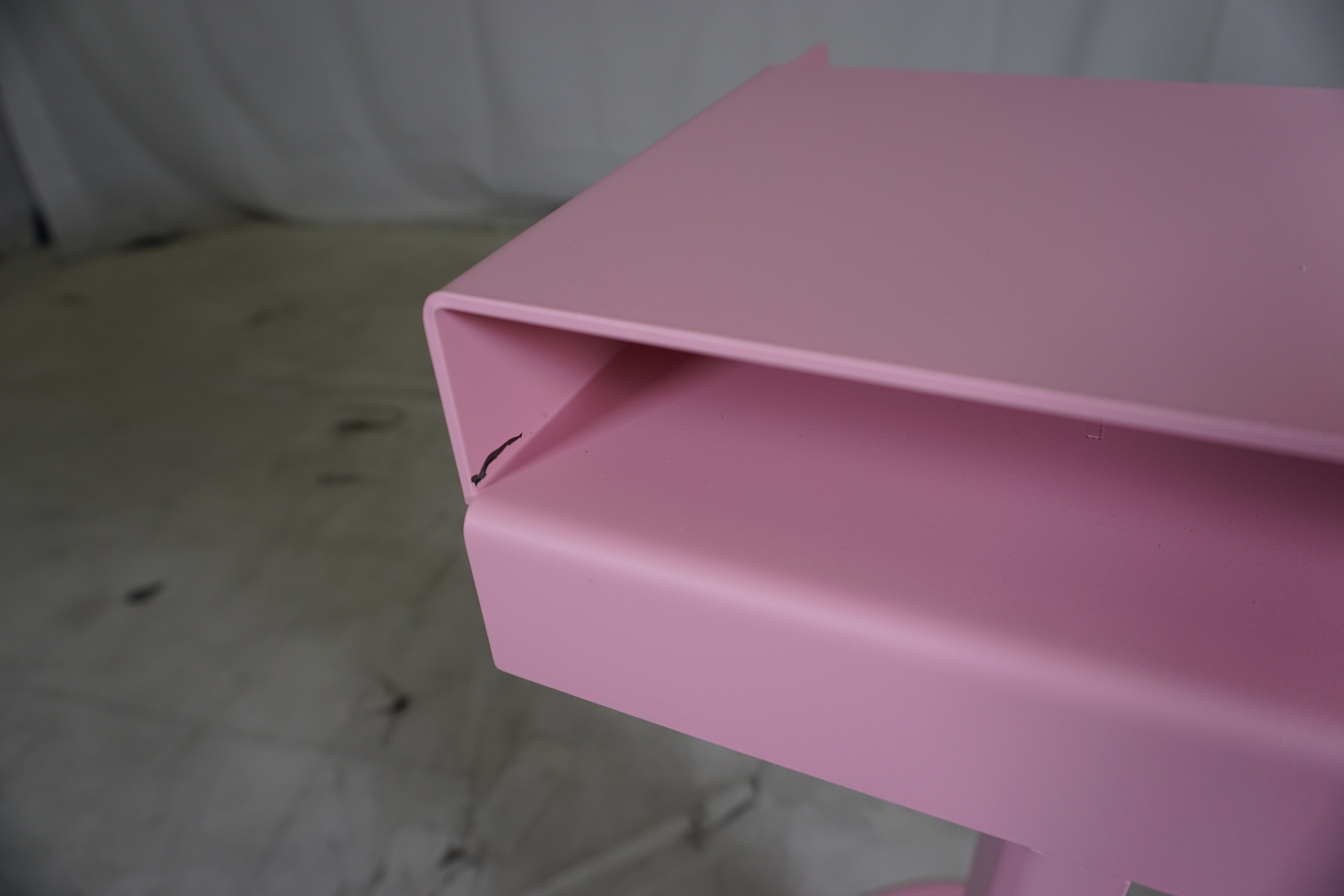 Meta Beistelltisch Stahl Pulverbeschichtet Rosa
