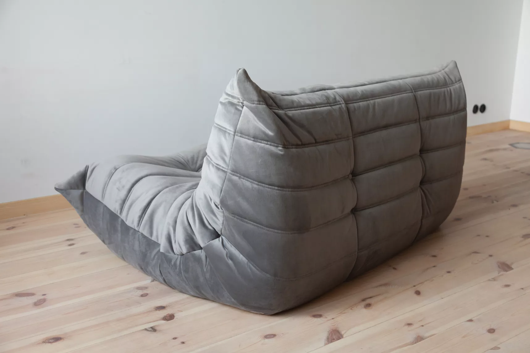 Togo Sofa 2-Sitzer Samt Silbergrau