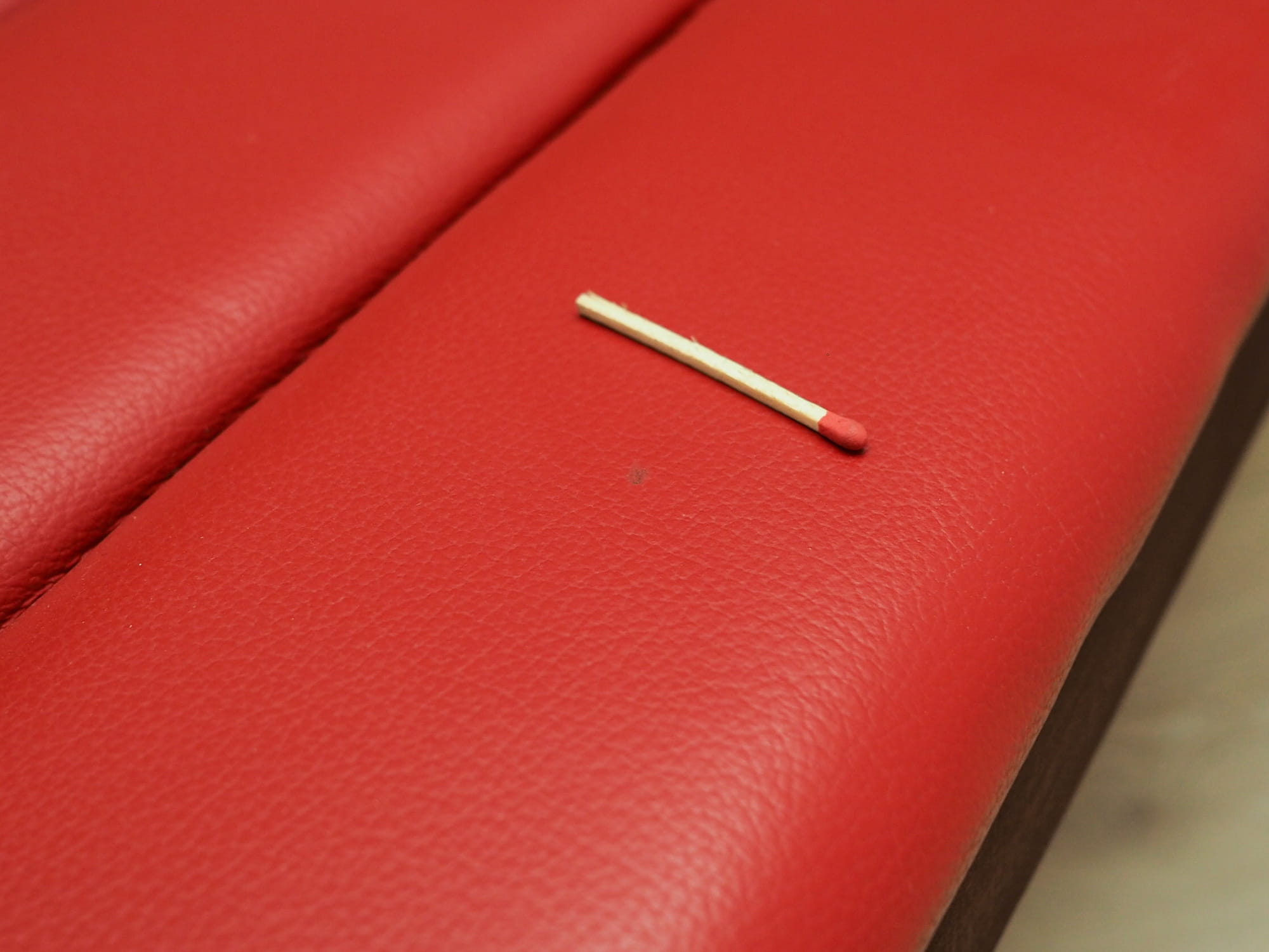 Vintage Bank Teakwood Synthetic Leather Red 1990s