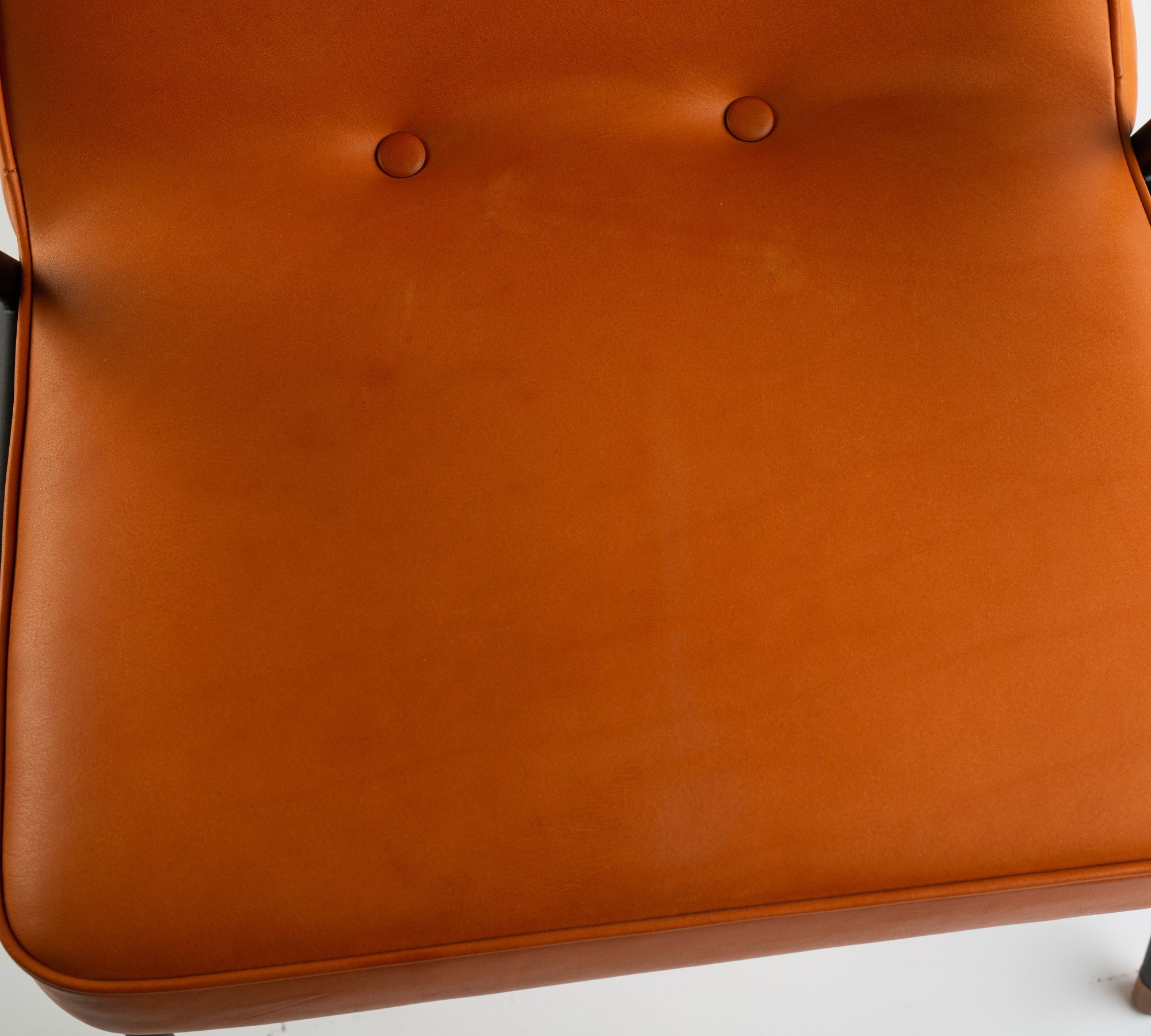 366 Sessel Metall Leder Cognac