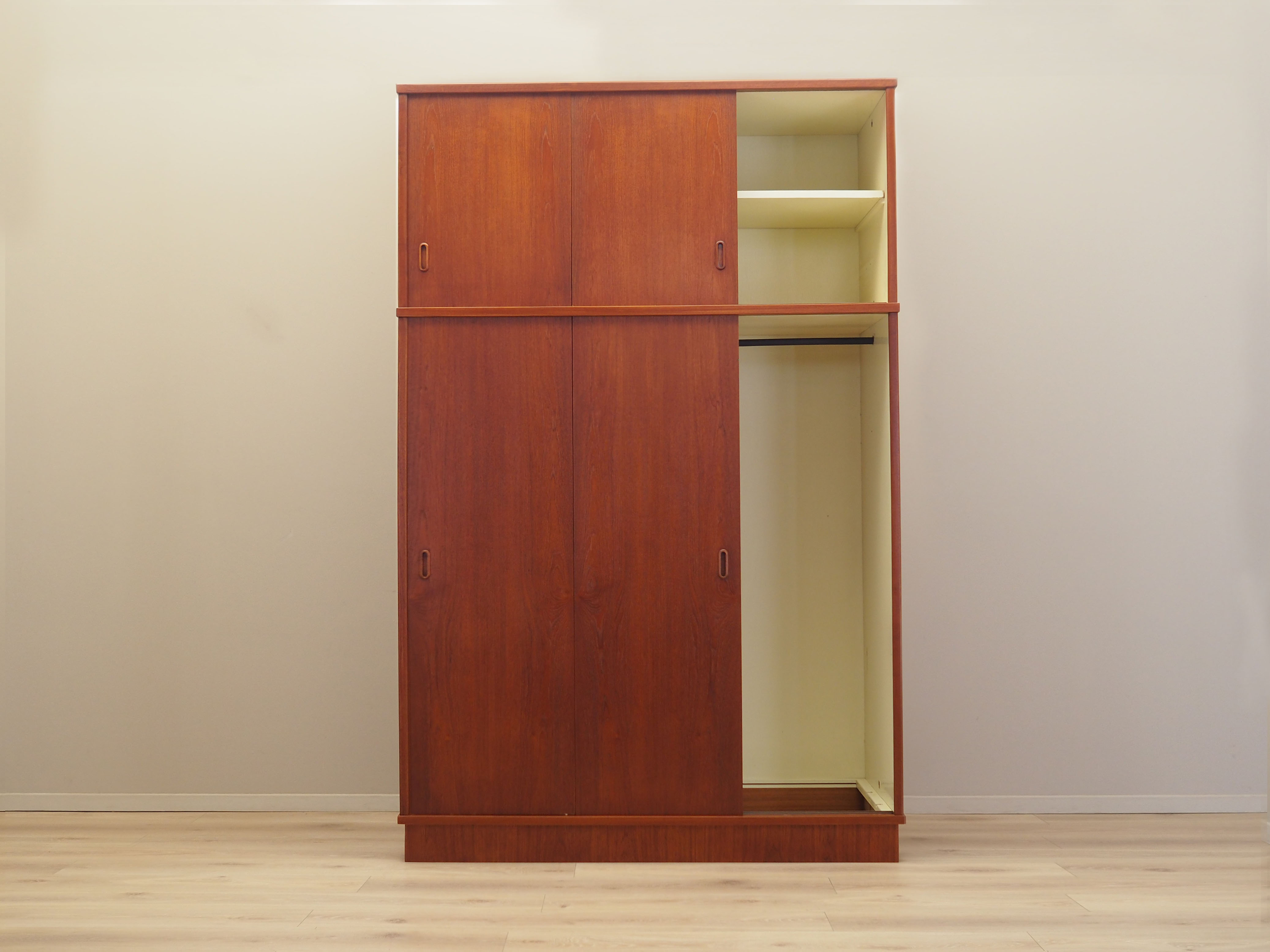 Kleiderschrank Teakholz 1970er Jahre