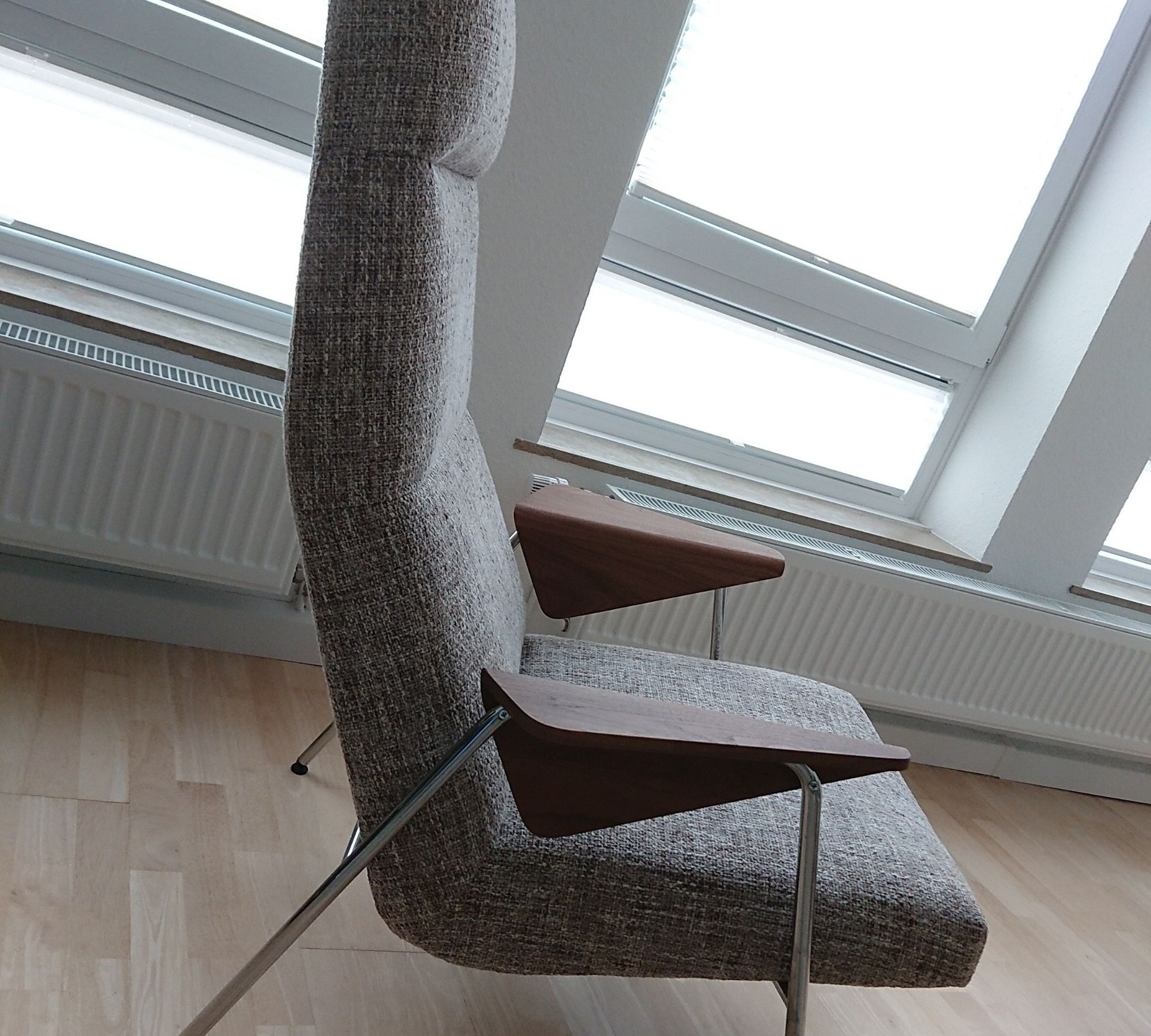 Votteler 368 Sessel inkl. Hocker Textil Metall Holz Grau