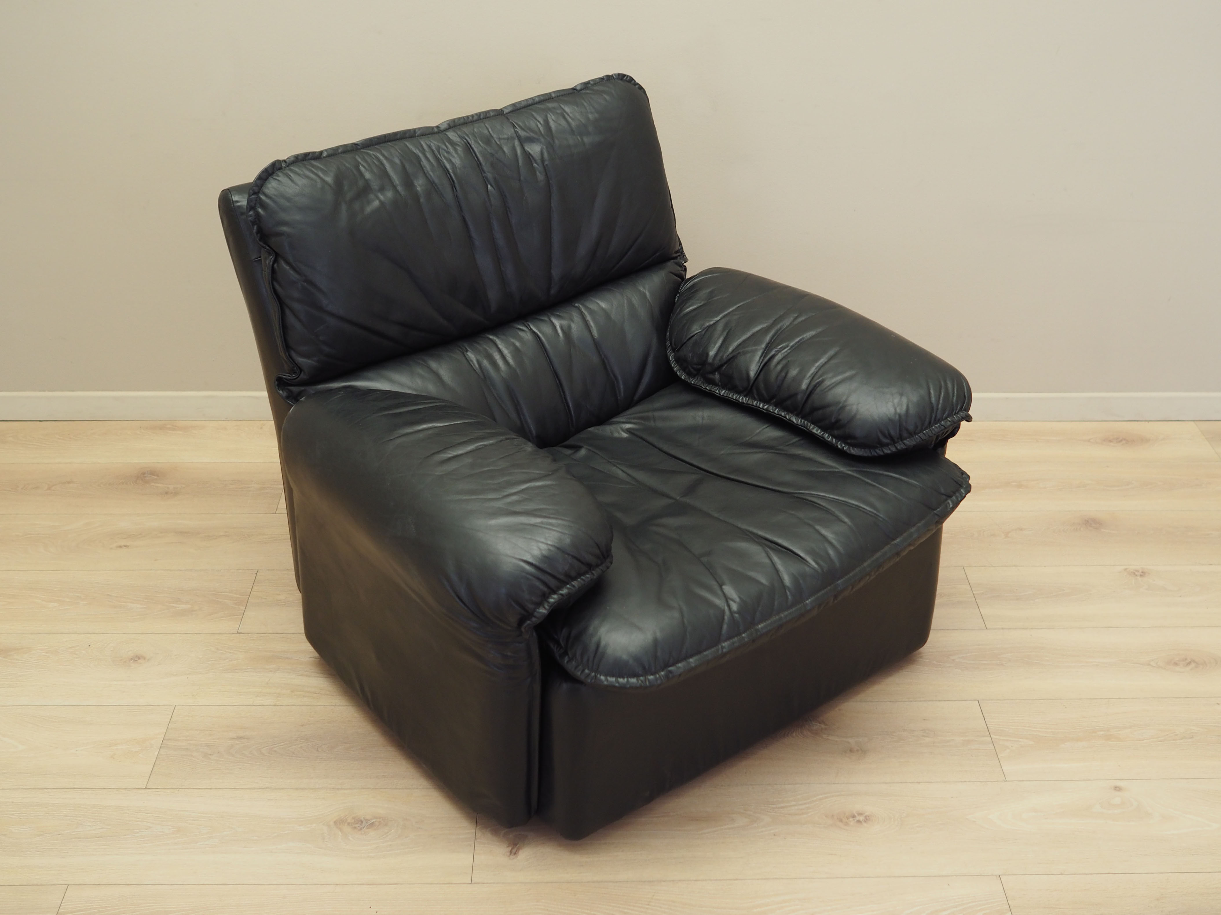 Lounge chair leather black 1970s