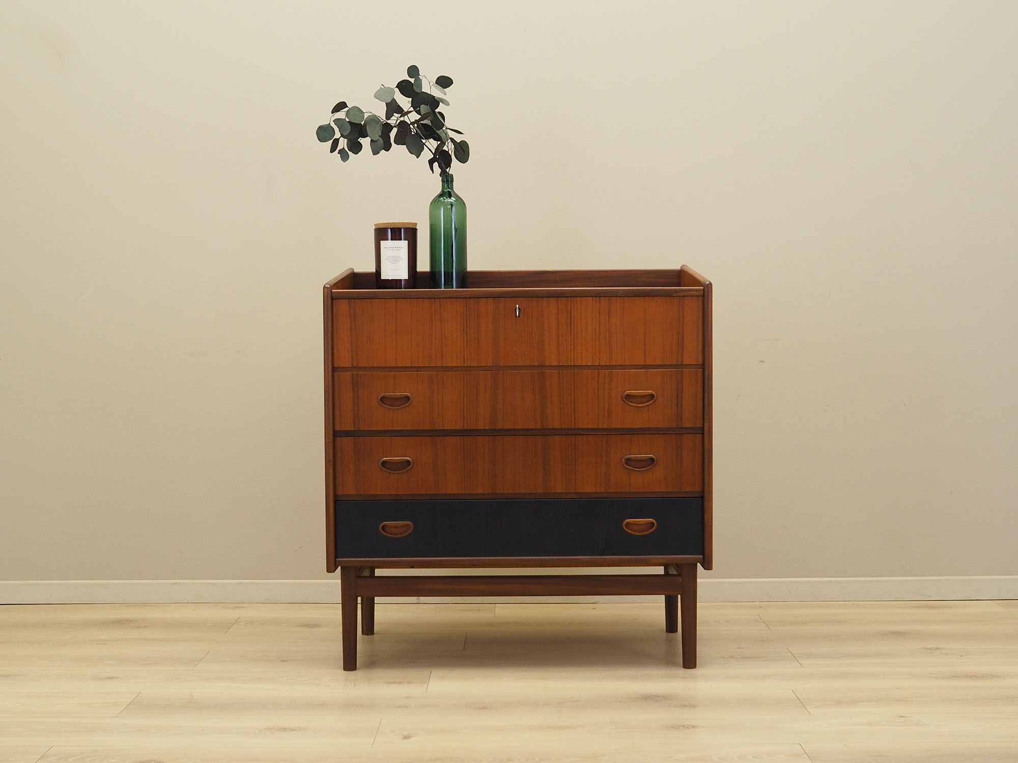 Chest of drawers Teak wood 1970s