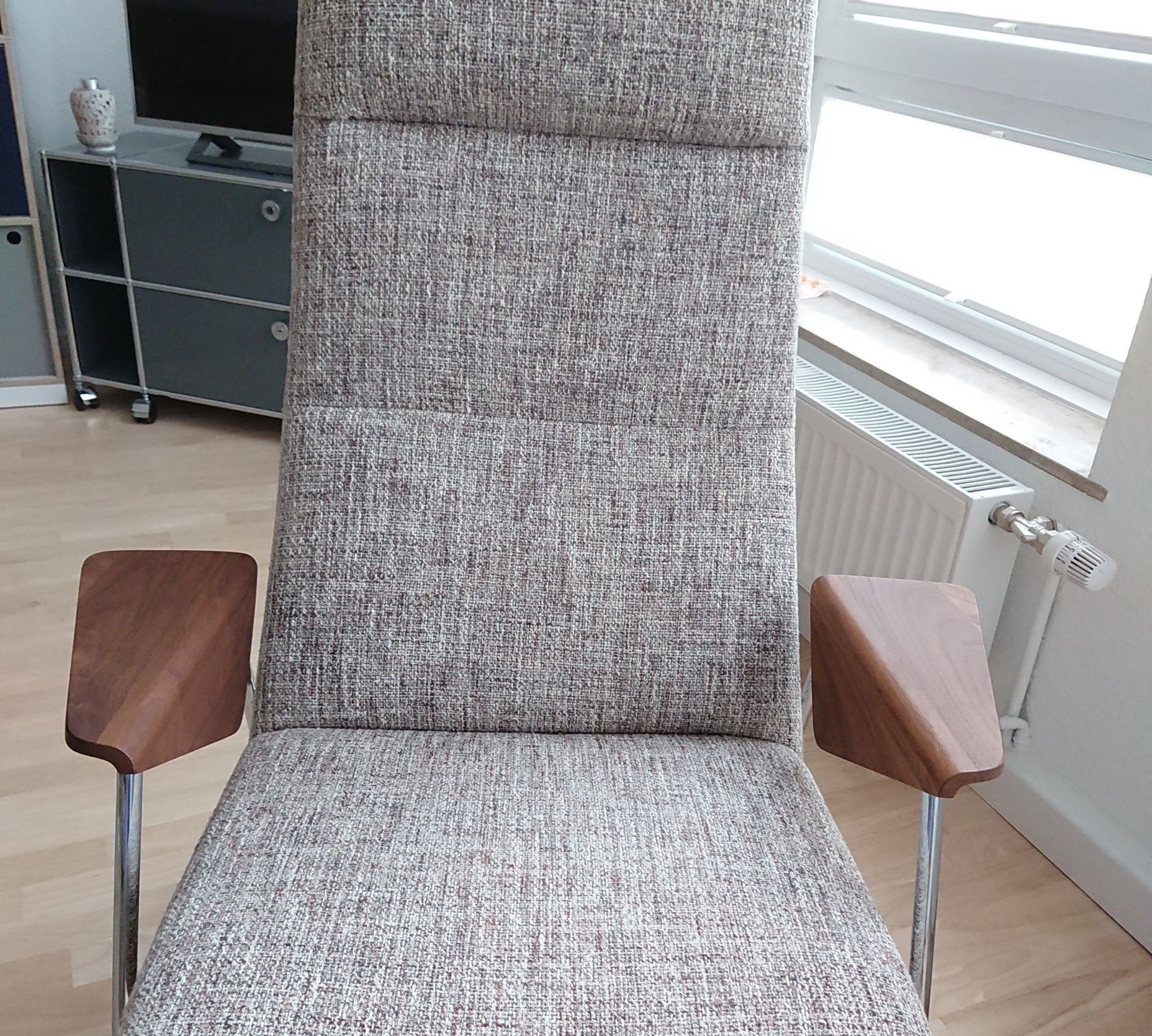 Votteler 368 Sessel inkl. Hocker Textil Metall Holz Grau