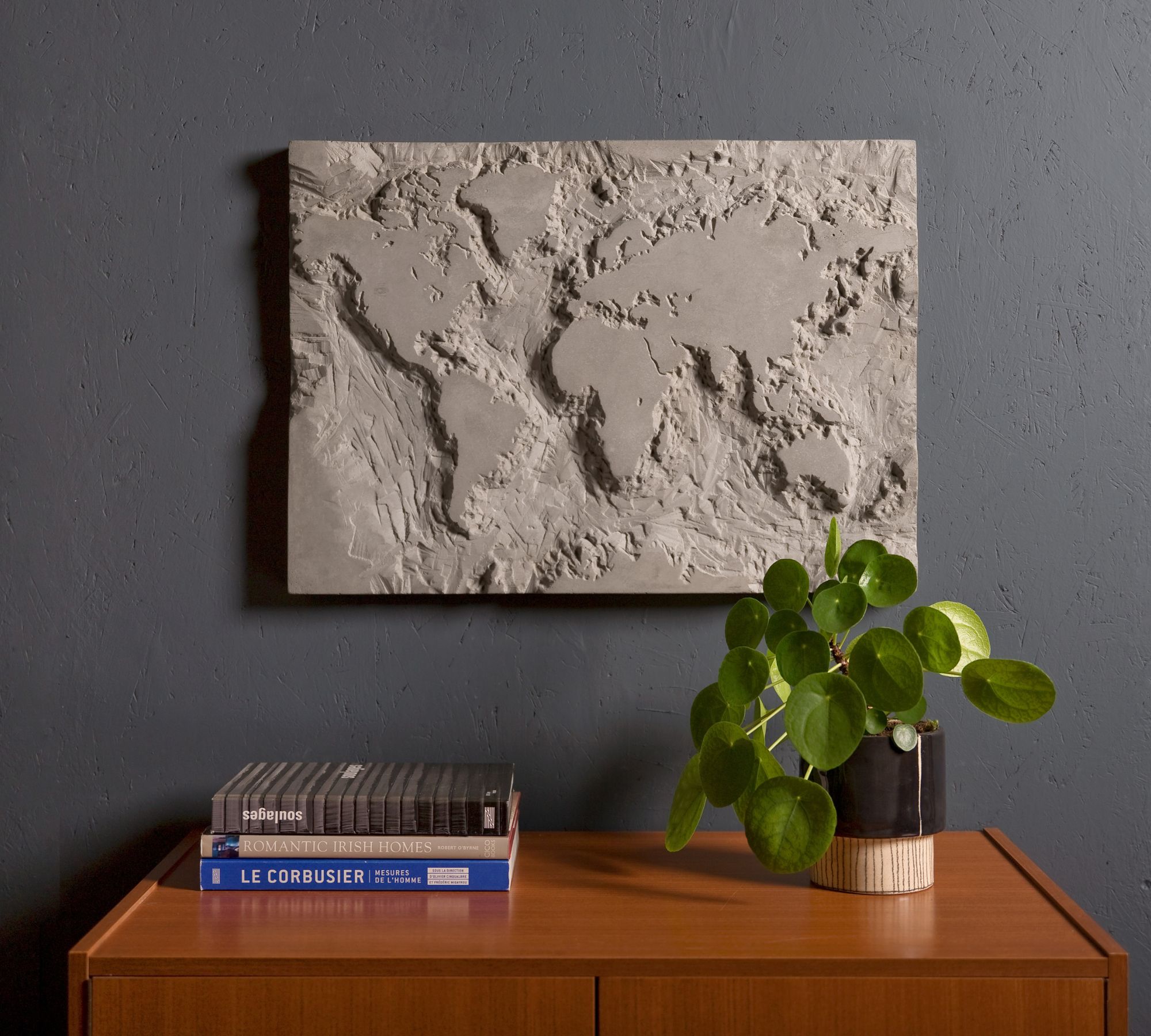 The Gray Planet Wandbild Faserbeton Grau