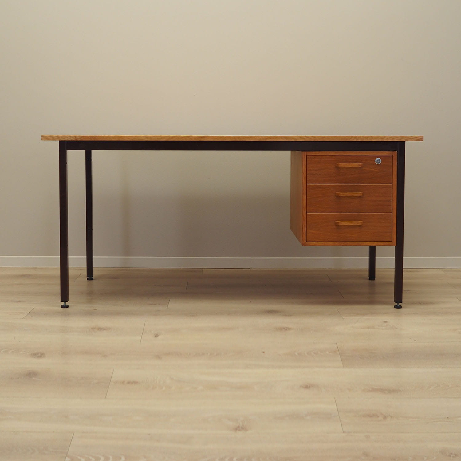 Vintage Schreibtisch Eschenholz Metall Braun 1970er Jahre