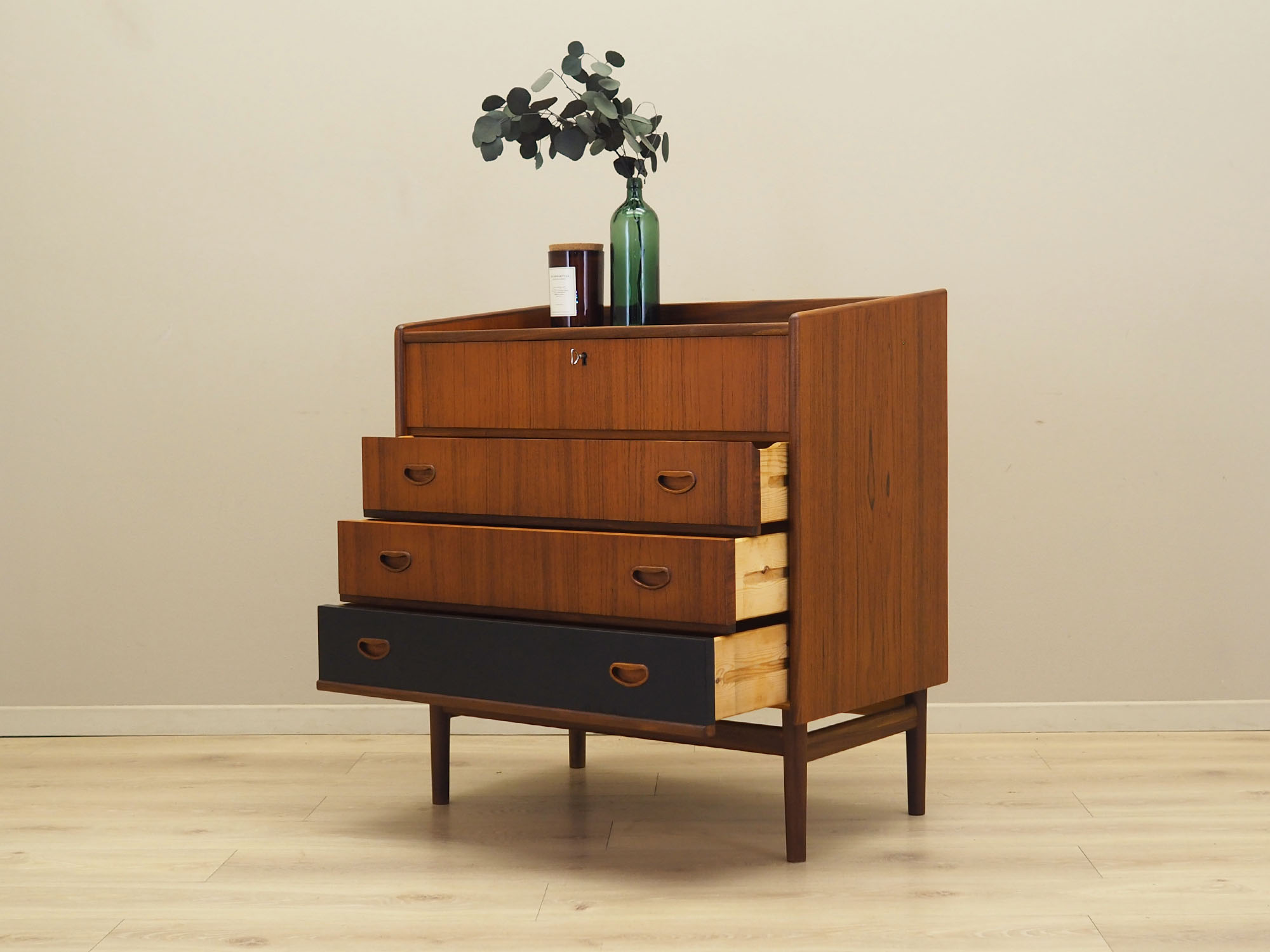 Chest of drawers Teak wood 1970s