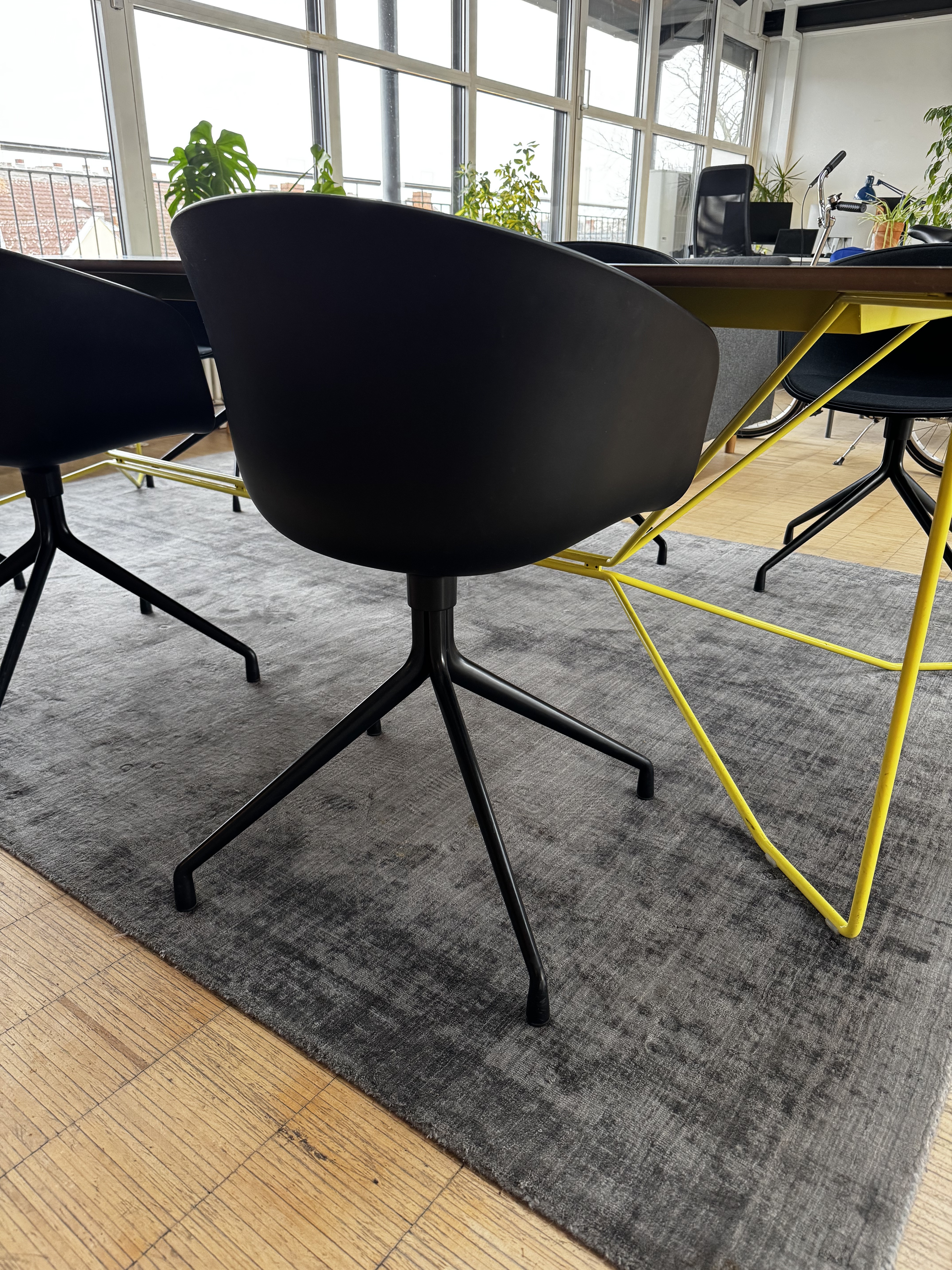 About a Chair AAC20 Stuhl Schwarz