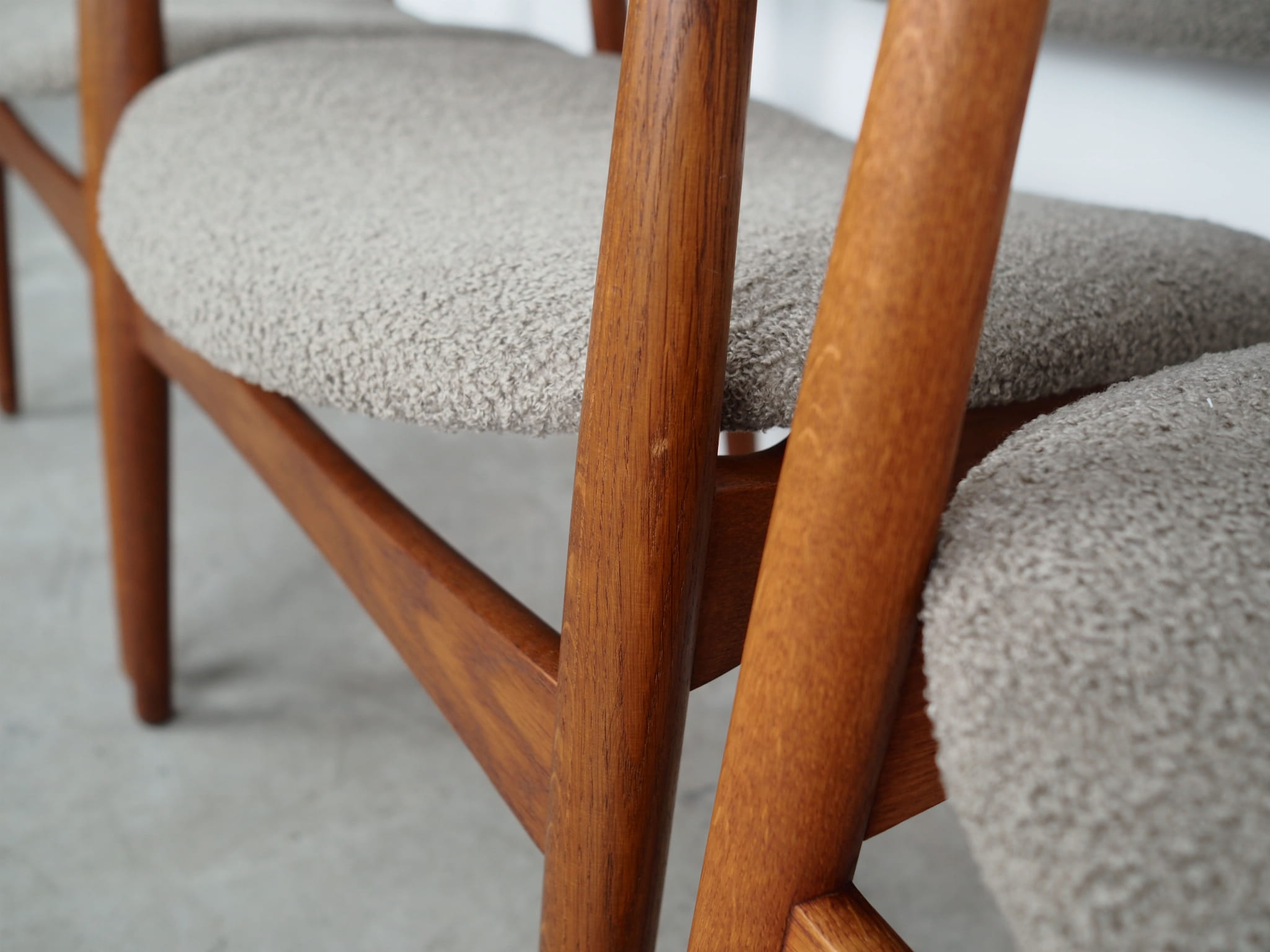 Vintage Stuhl Teakholz Textil Grau 1960er Jahre