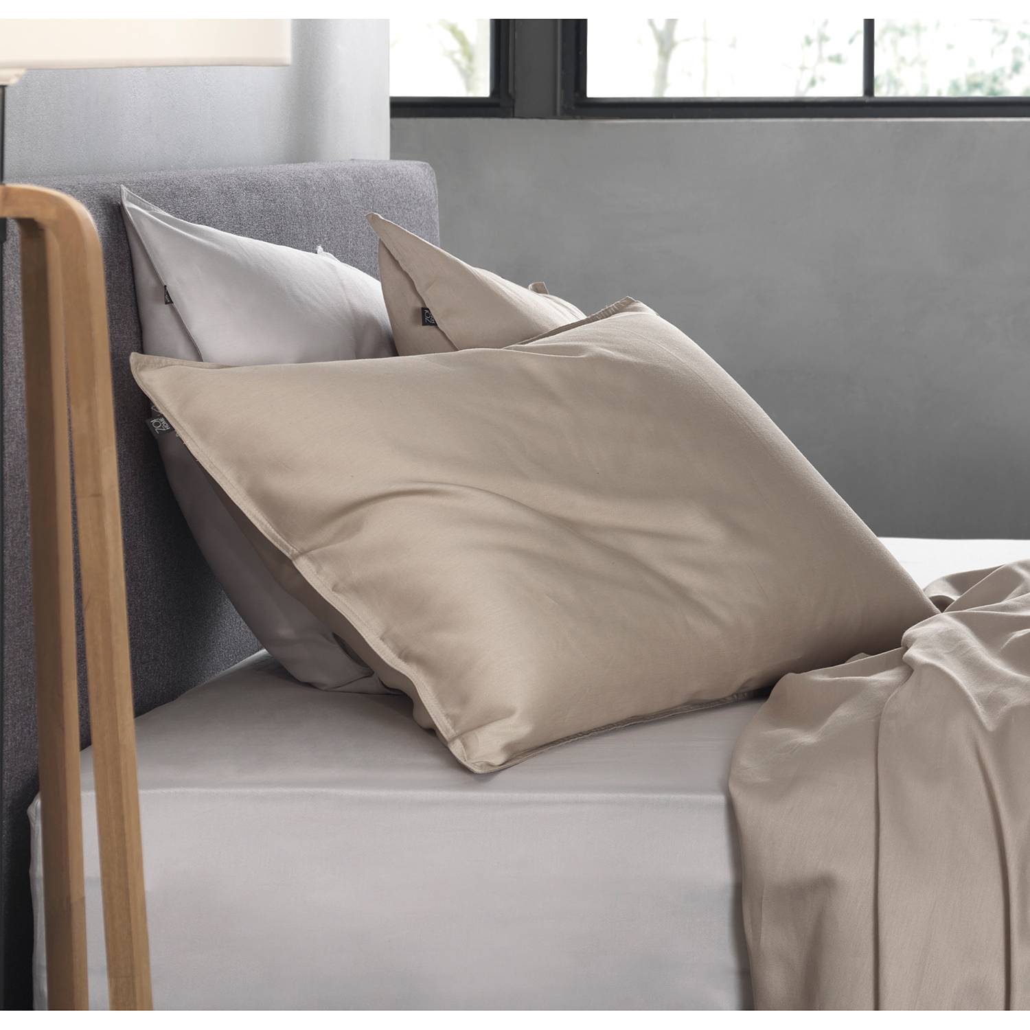 2x Satinado II Kissenbezug Baumwolle Satin Sand 80 x 80 cm