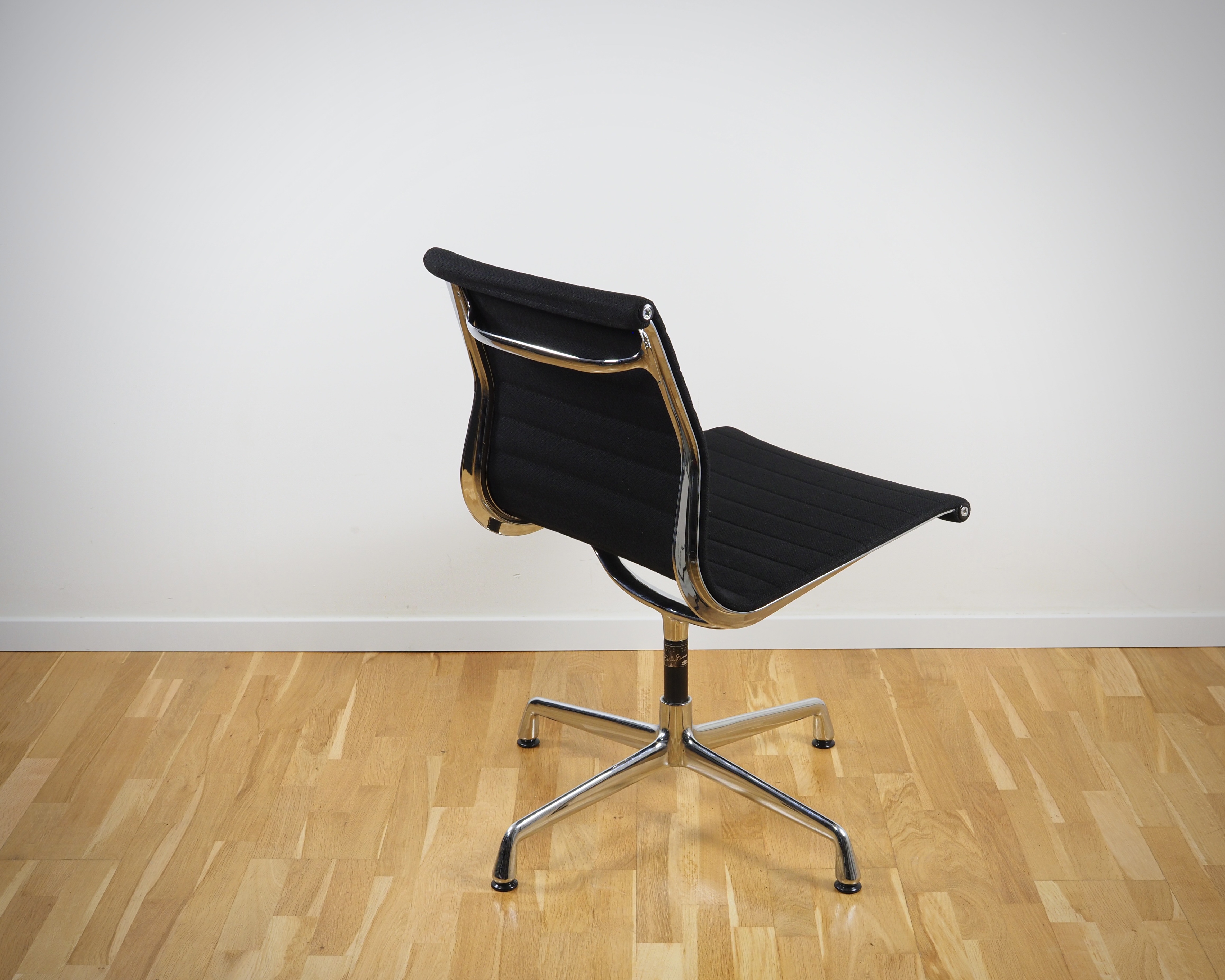 Aluminium Chair EA 101 Hopsack Schwarz