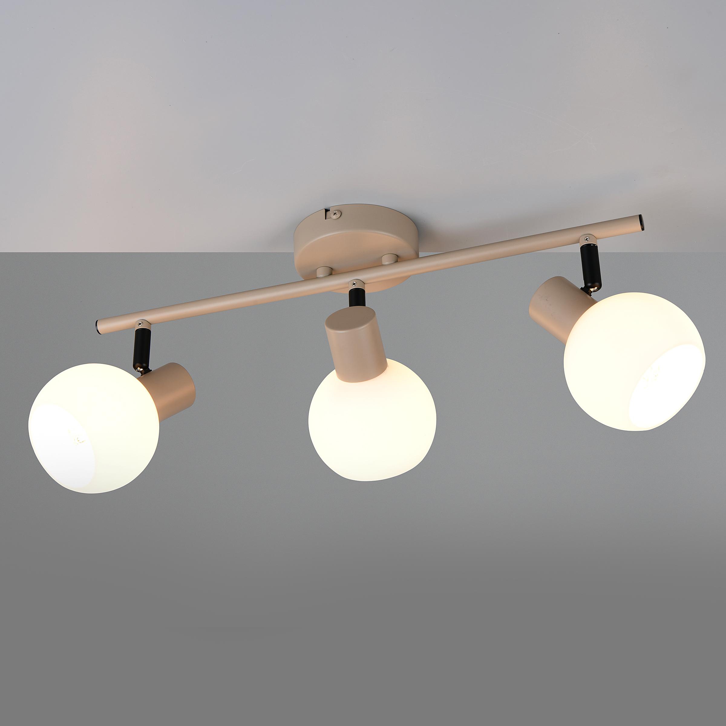 3-Flammig Boba Deckenleuchte Opalglas Eisen