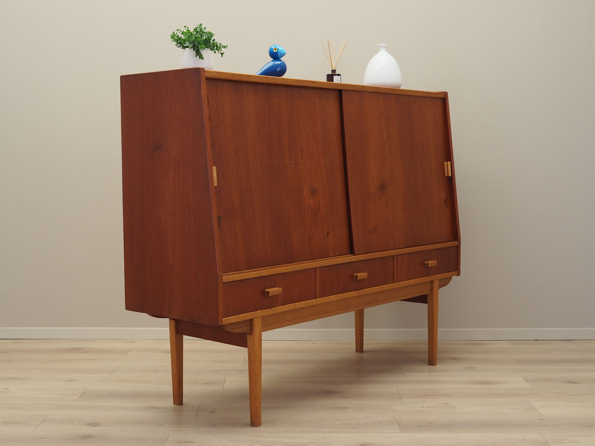 Vintage Highboard Teakholz Braun 1960er Jahre