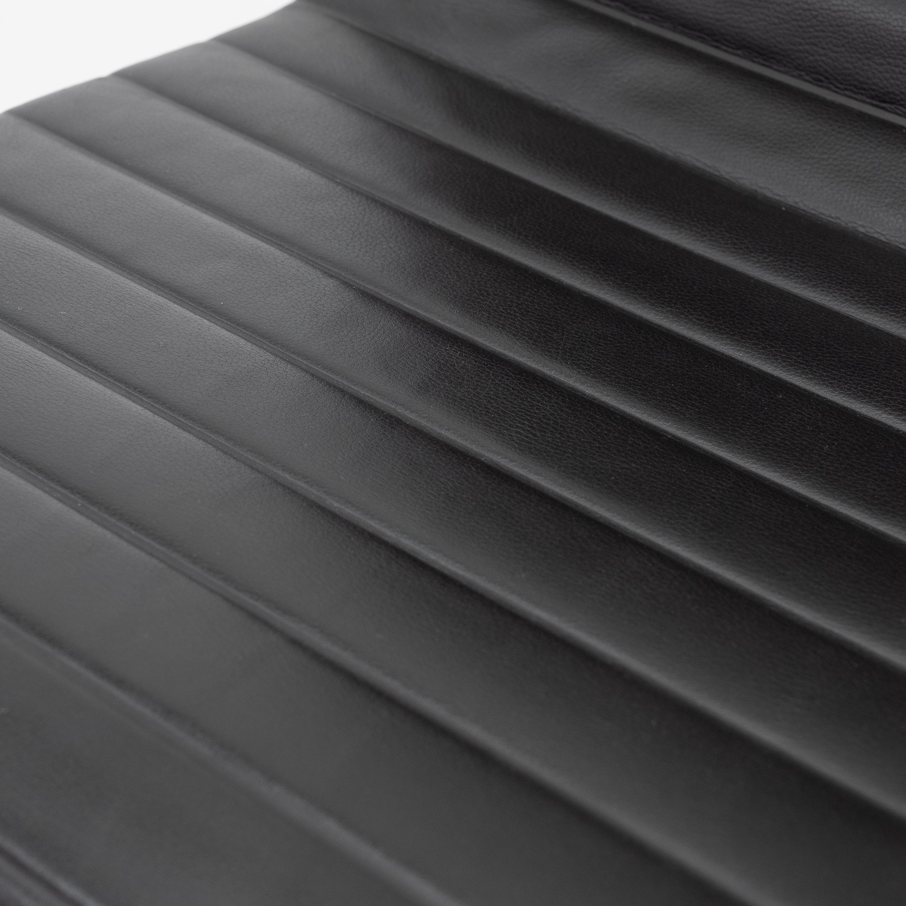 EA117 Bürostuhl Schwarz von Vitra