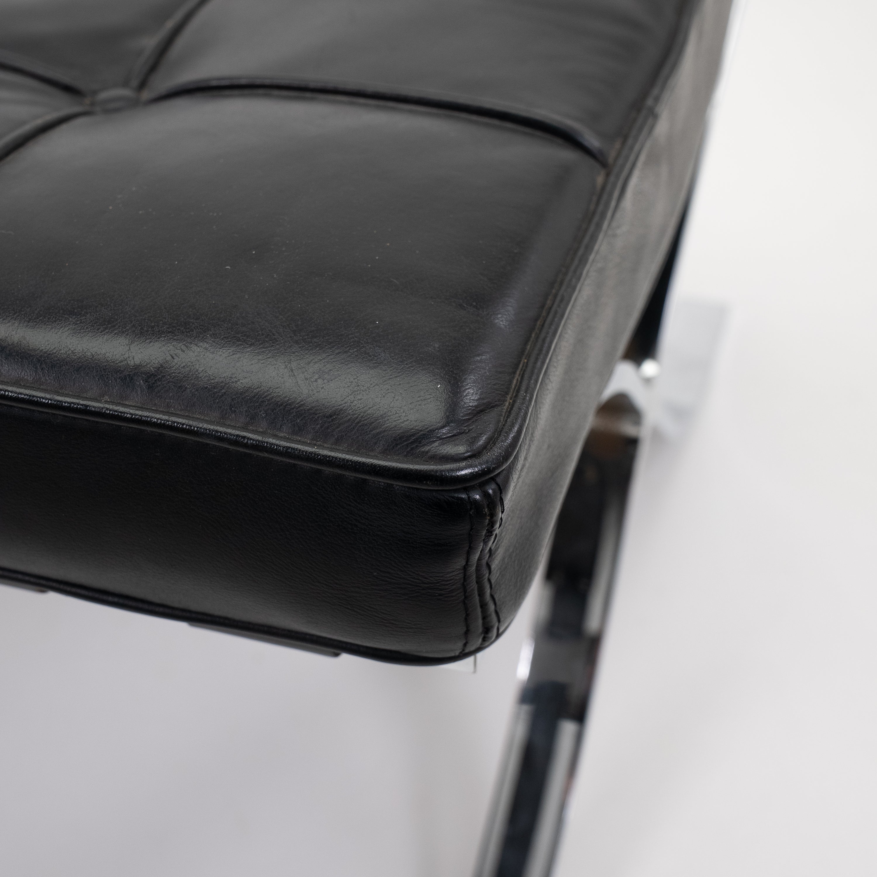 Barcelona Stuhl mit Ottoman Schwarz von Knoll International