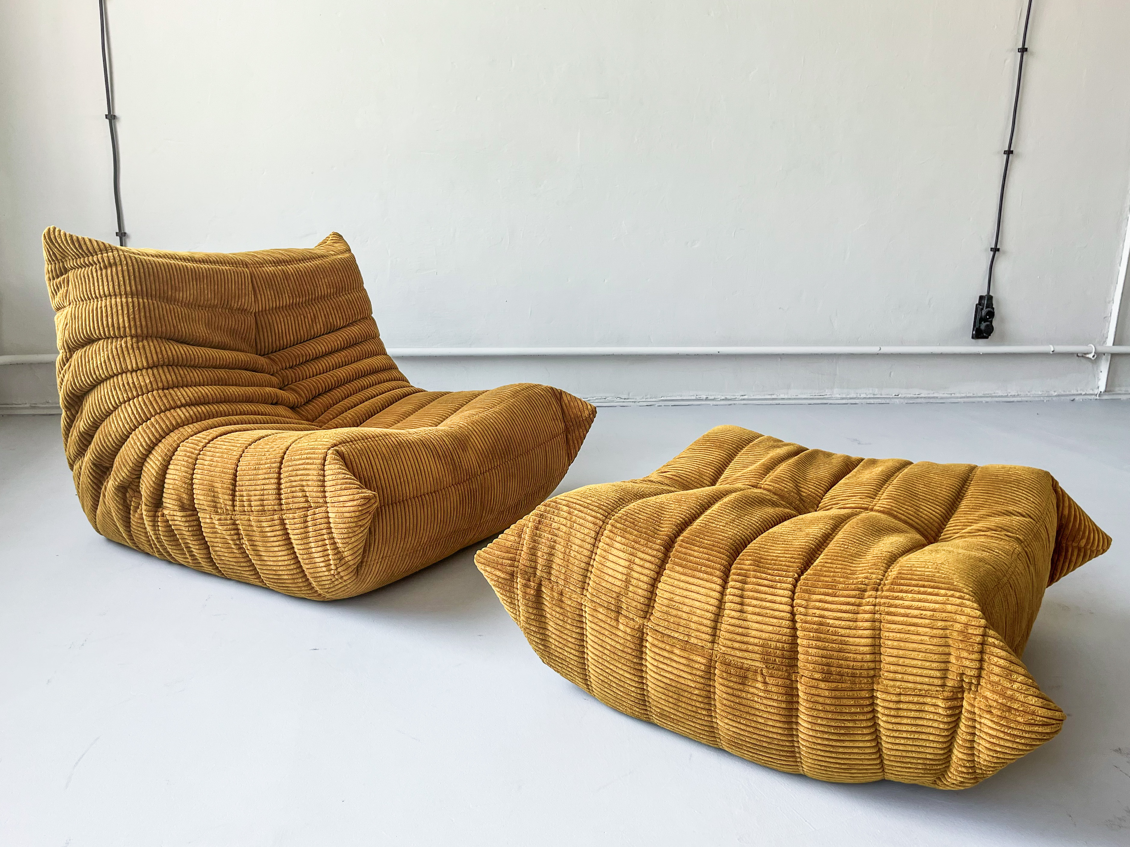 Togo Poltrona e Pouf Set Velluto a coste Marrone sabbia