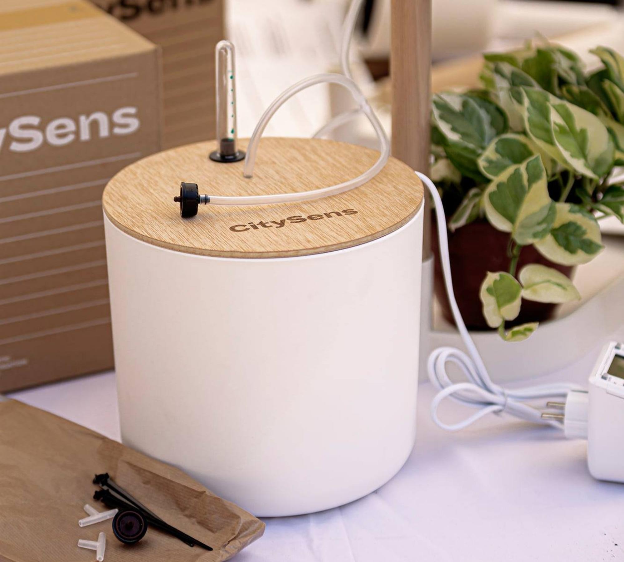 Automatic drip irrigation for plants White