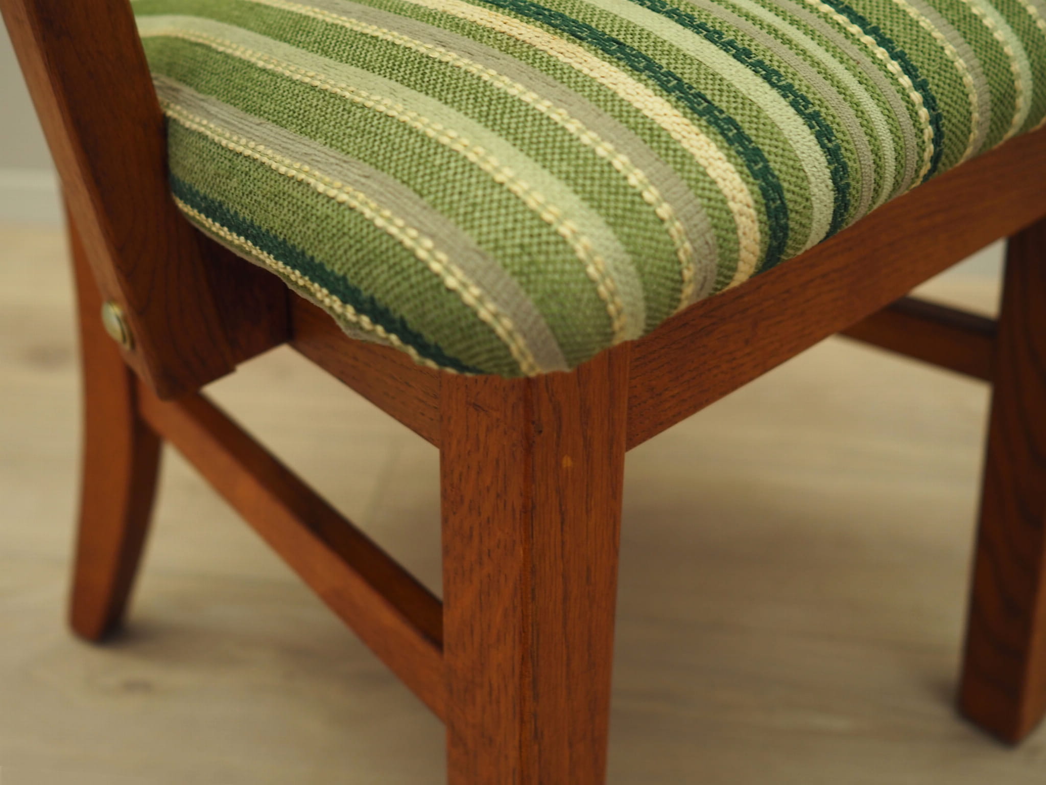 Vintage Sedia con braccioli Legno di teak Tessuto Marrone Anni '70