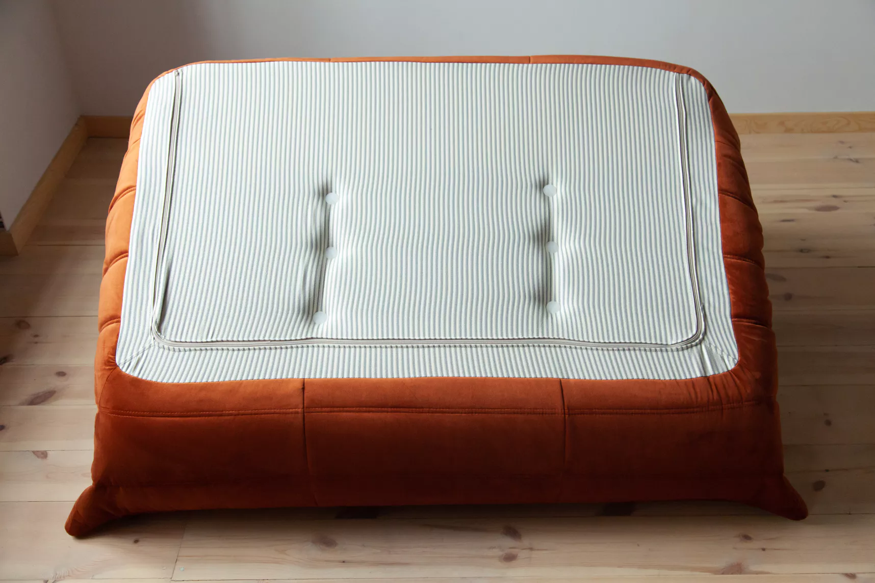 Togo Sofa 2-seater velvet amber-orange