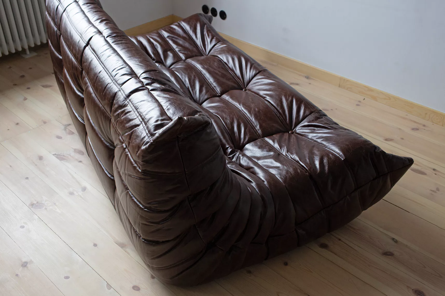 Togo Sofa 3-Sitzer Hochglanzleder Dunkelbraun