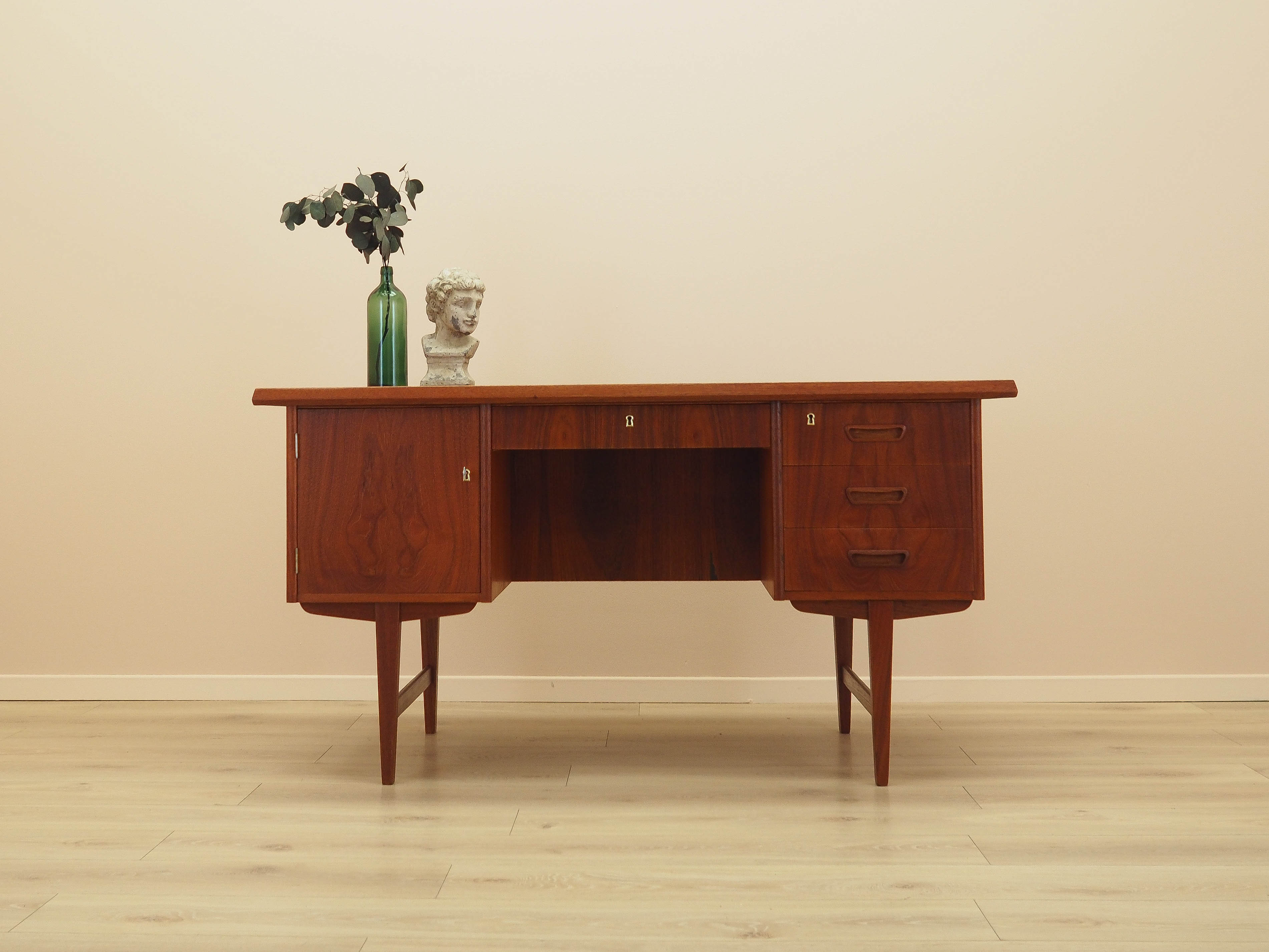 Teak-Schreibtisch 1970er Jahre 