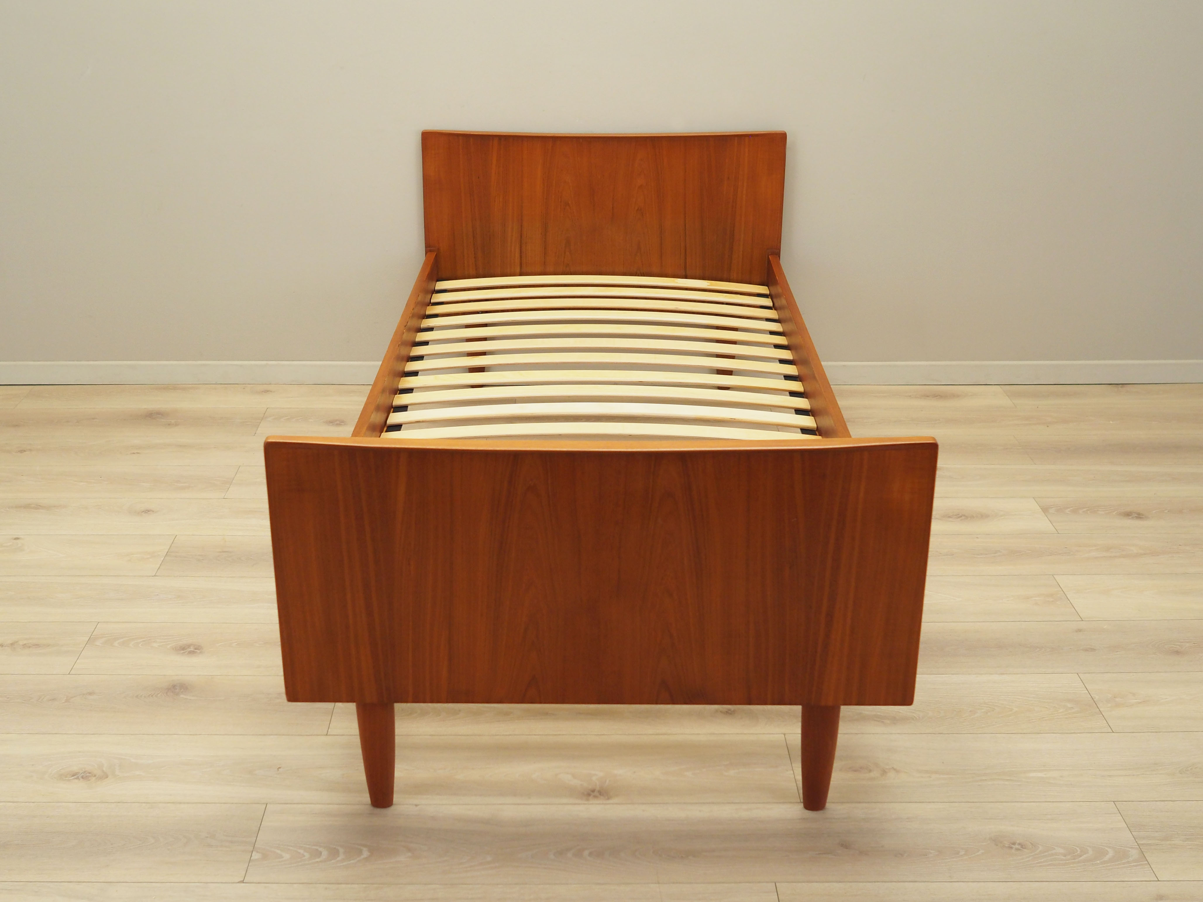 Bett Teakholz 1970er Jahre