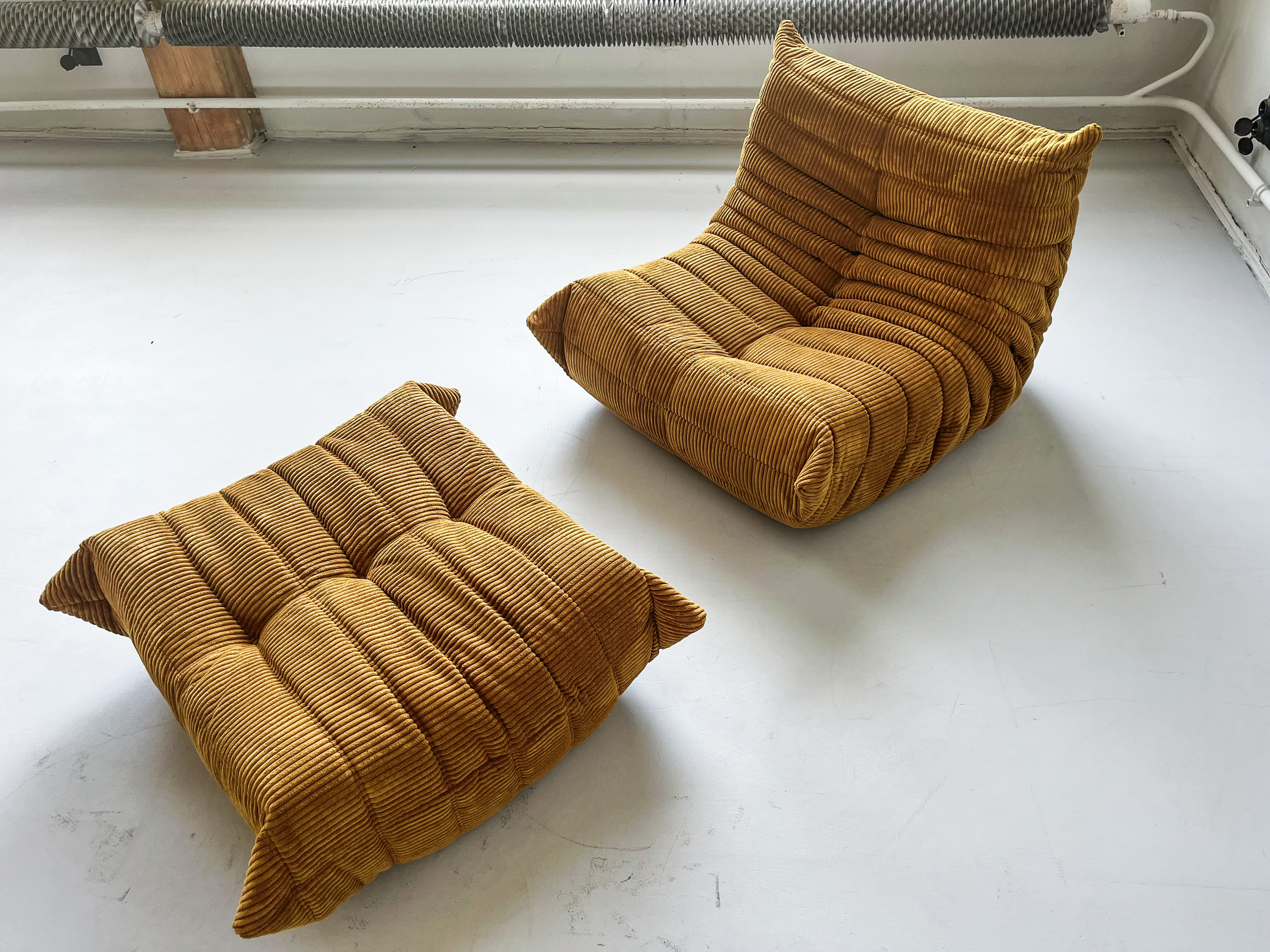 Togo Poltrona e Pouf Set Velluto a coste Marrone sabbia