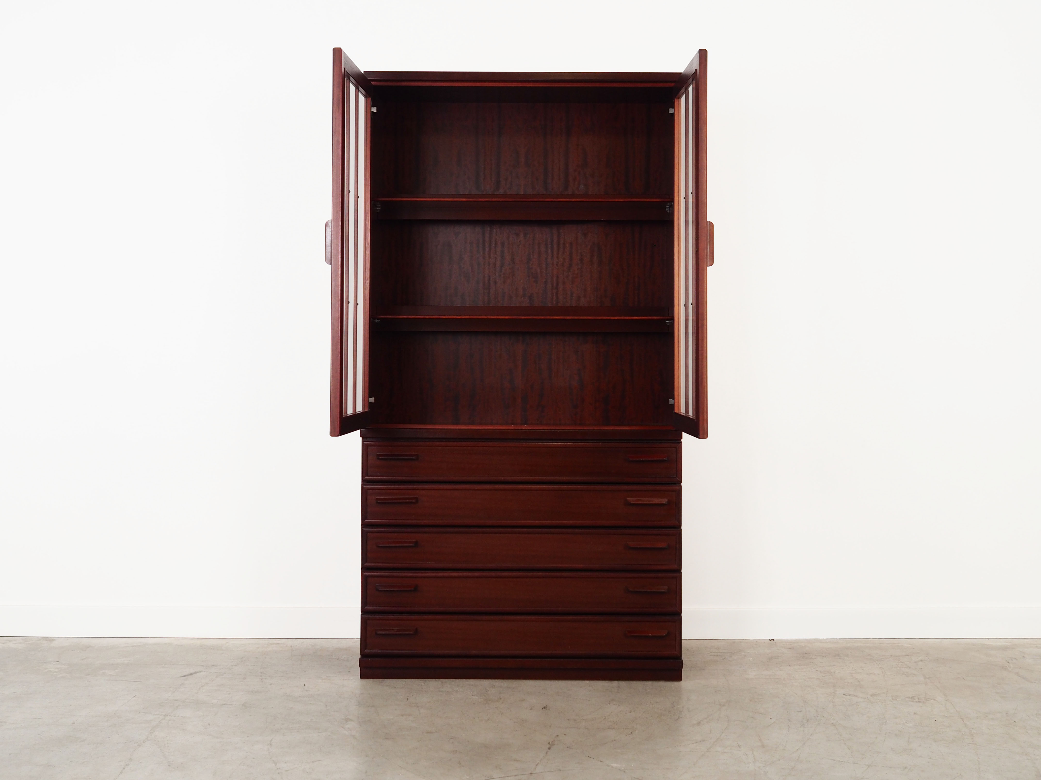 Mahogany showcase 1970 Jahre