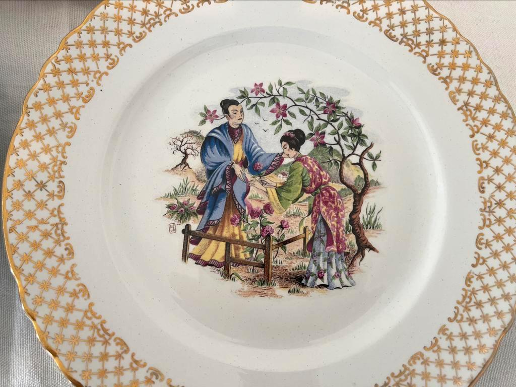 Mill of the Wolves Plate Set 4-Piece Multicolored